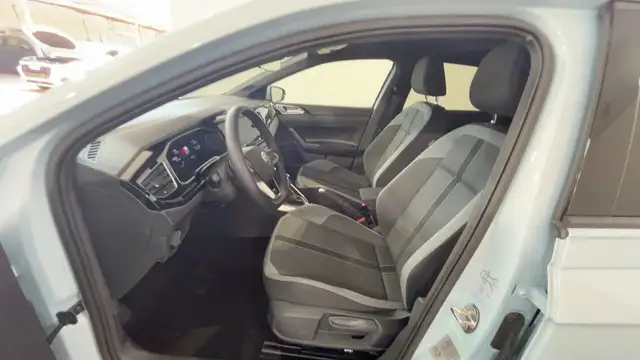 Volkswagen Polo view 11
