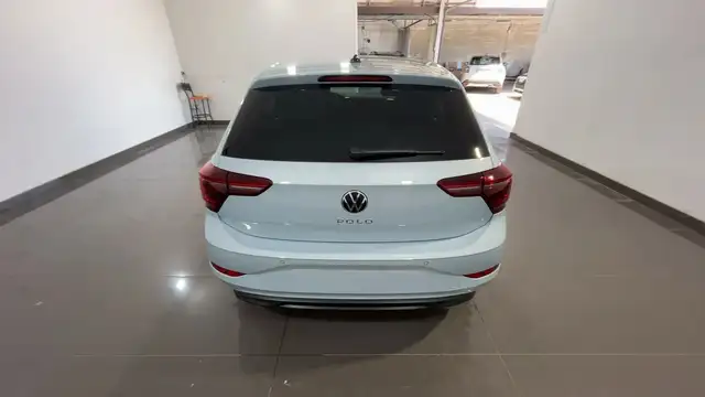 Volkswagen Polo view 5