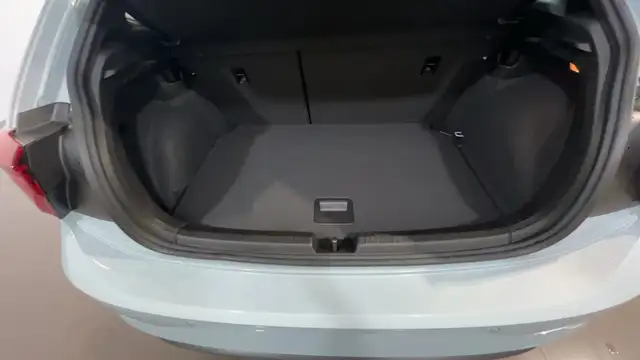Volkswagen Polo view 6