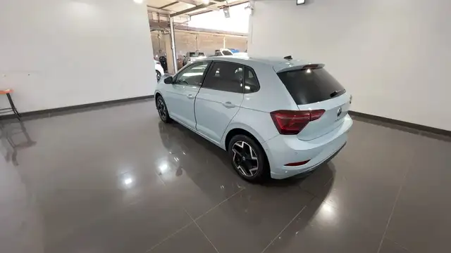 Volkswagen Polo view 3