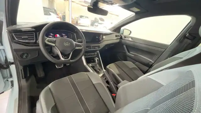 Volkswagen Polo view 14
