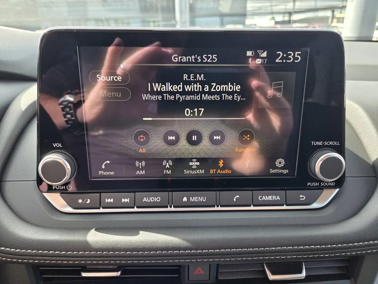 Nissan Rogue снимка Nissan Rogue