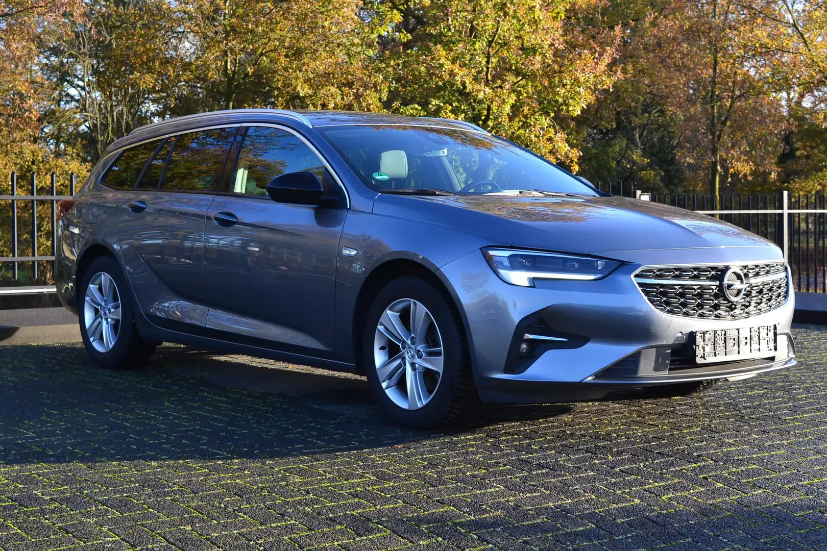 Opel Insignia 1.5 CDTi Elegance Sports Tourer Grijs - 2