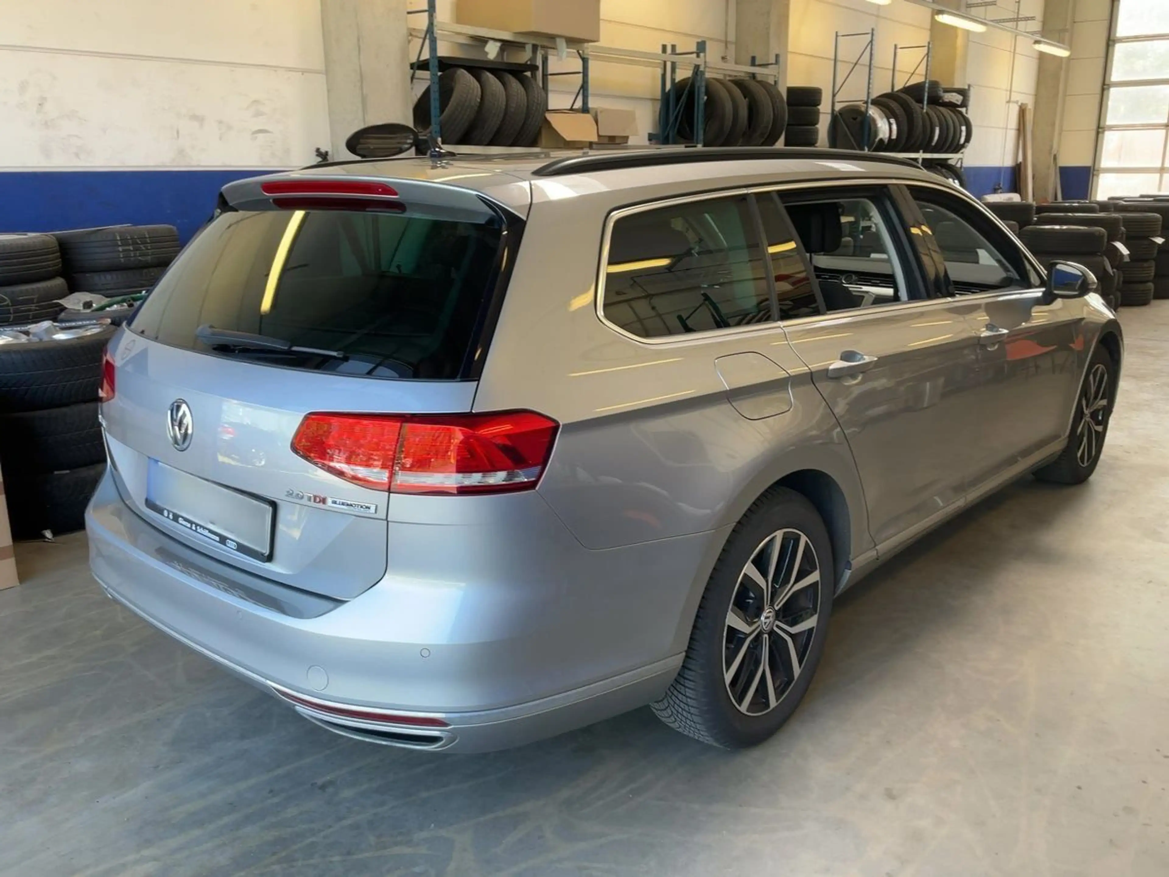 Volkswagen Passat Variant Comfortline BMT /NAVI/AHK/LED/DSG — photo 4