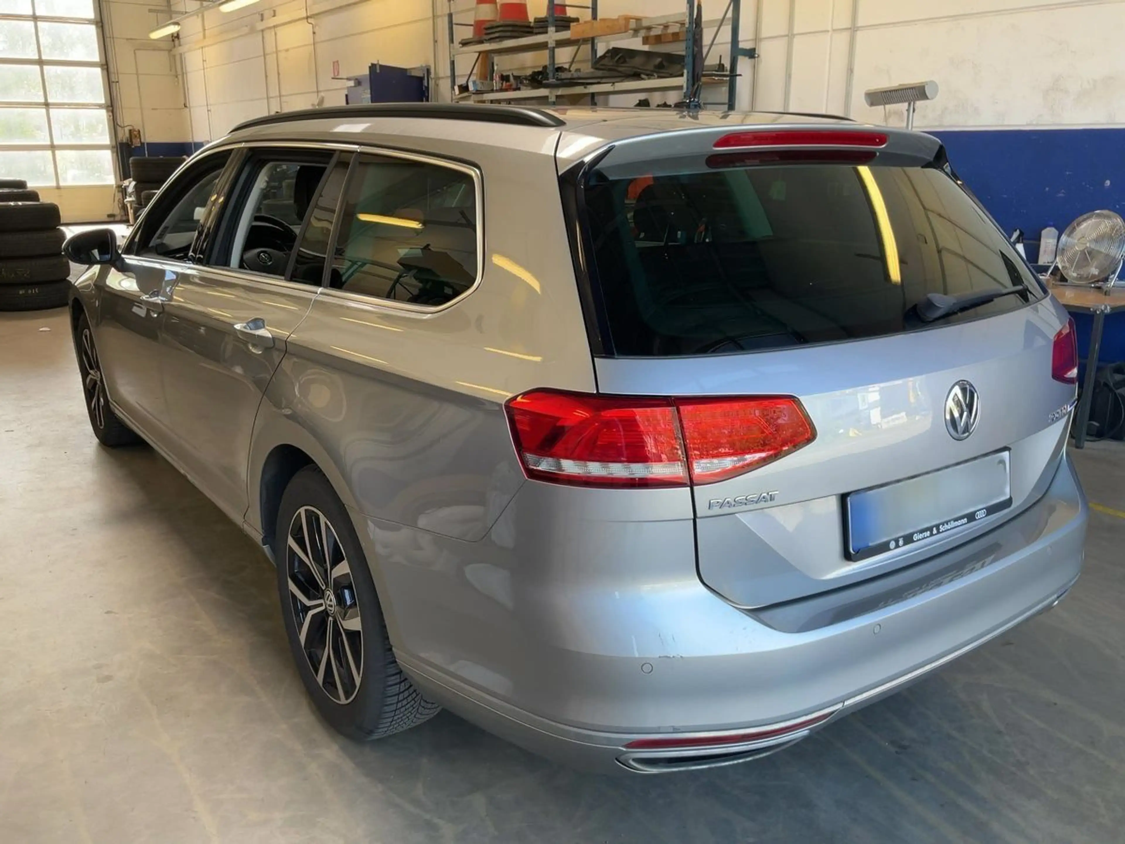 Volkswagen Passat Variant Comfortline BMT /NAVI/AHK/LED/DSG — photo 6