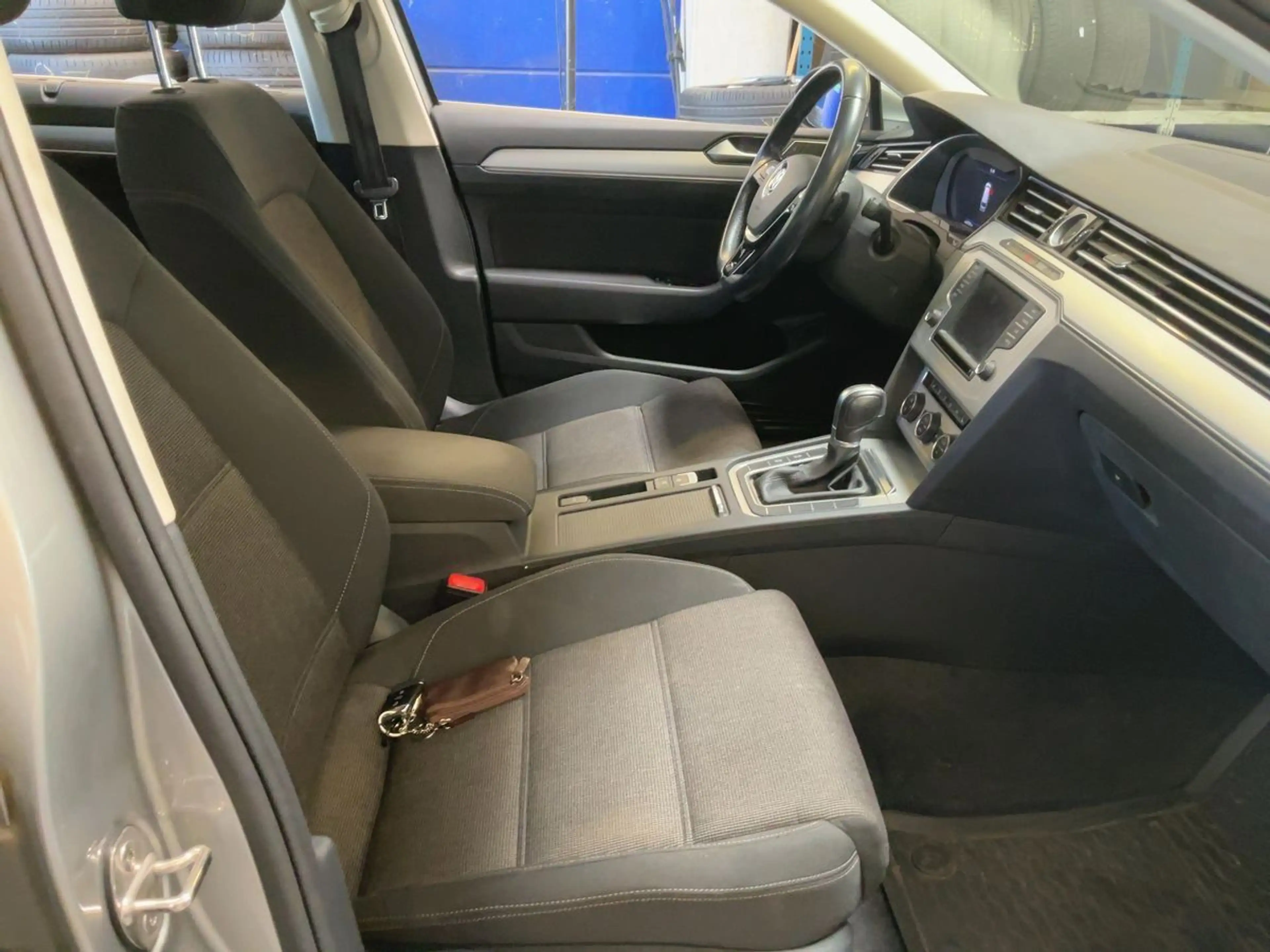 Volkswagen Passat Variant Comfortline BMT /NAVI/AHK/LED/DSG — photo 7