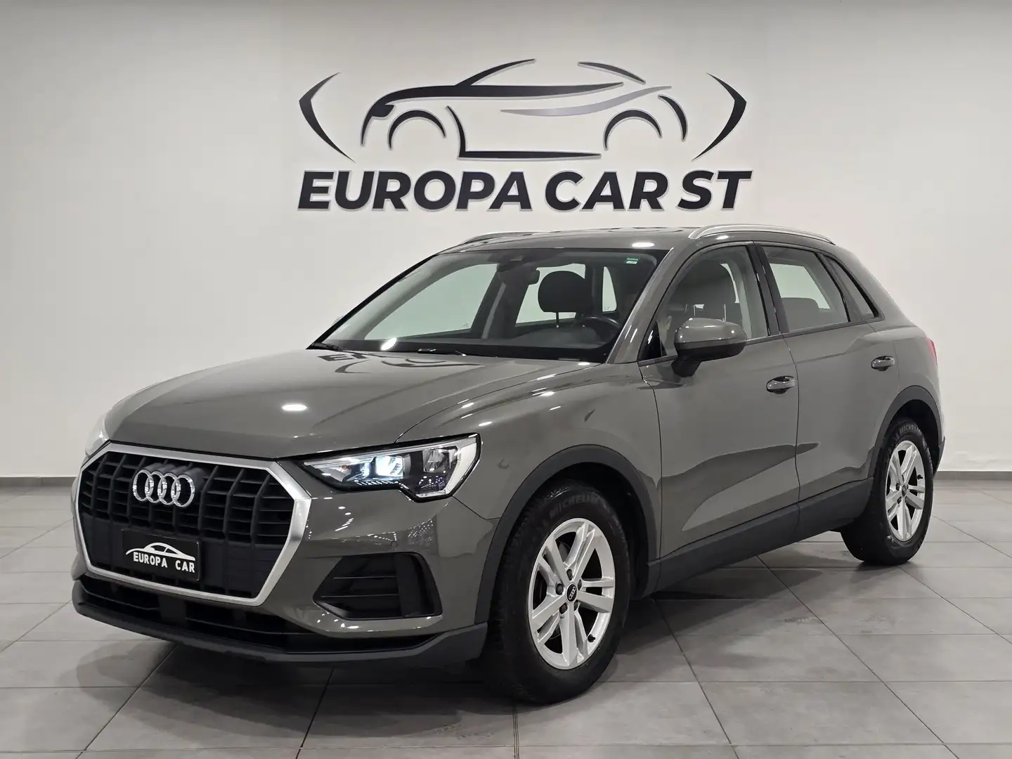 Audi Q3 35 TDI S tronic Business Grigio - 1