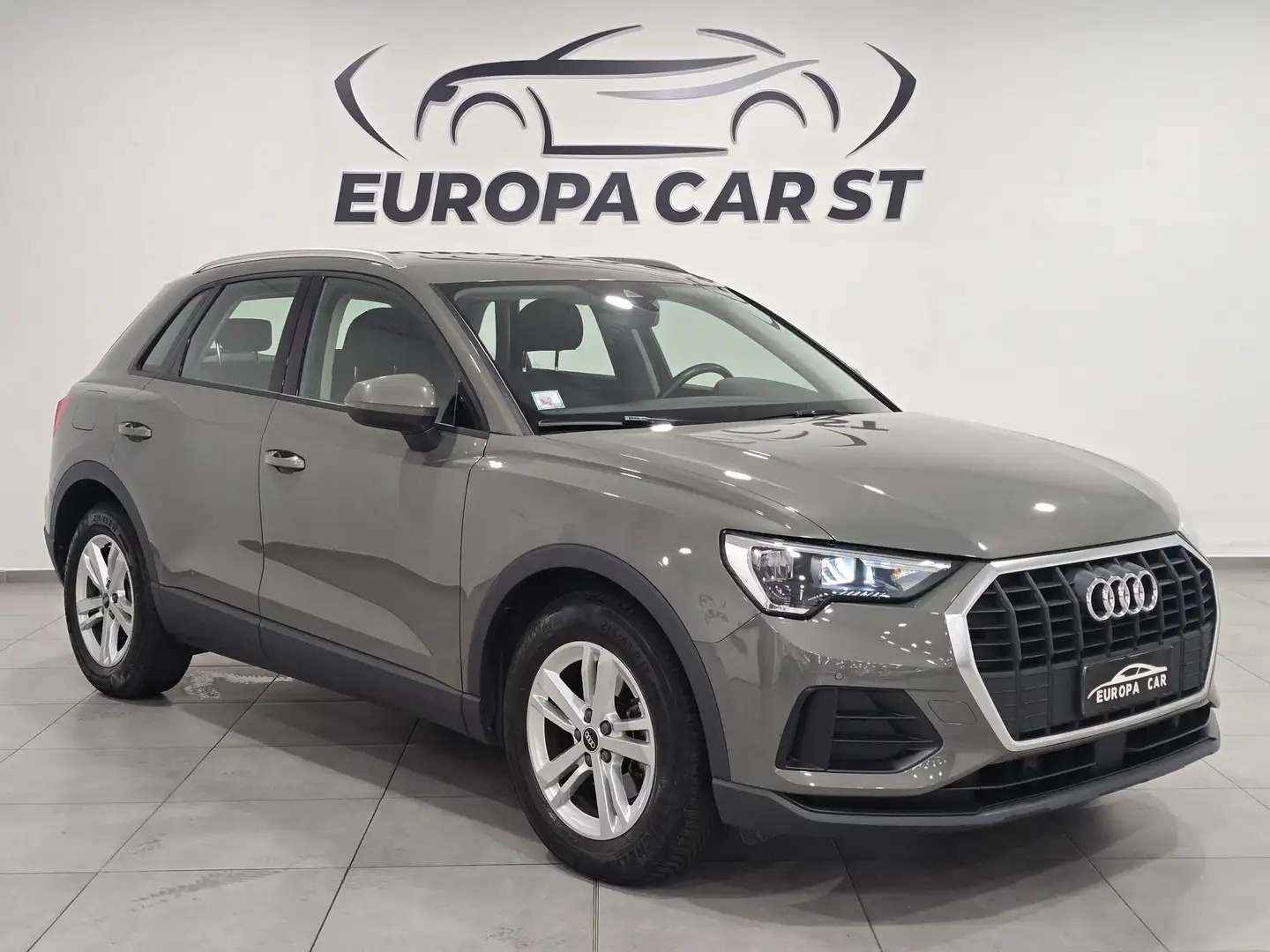 Audi Q3 35 TDI S tronic Business Grigio - 2