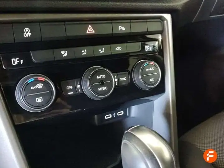 Volkswagen T-Roc Advance R-Line 2.0 TDI DSG (2021) 2021, foto 19