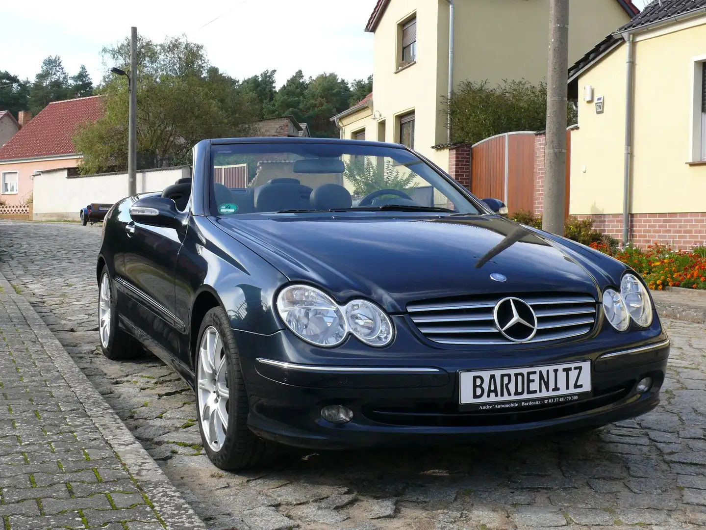 Mercedes-Benz CLK 240 CLK Automatic 6 Zyl. Navi Werkstattgepflegt Video Schwarz - 1