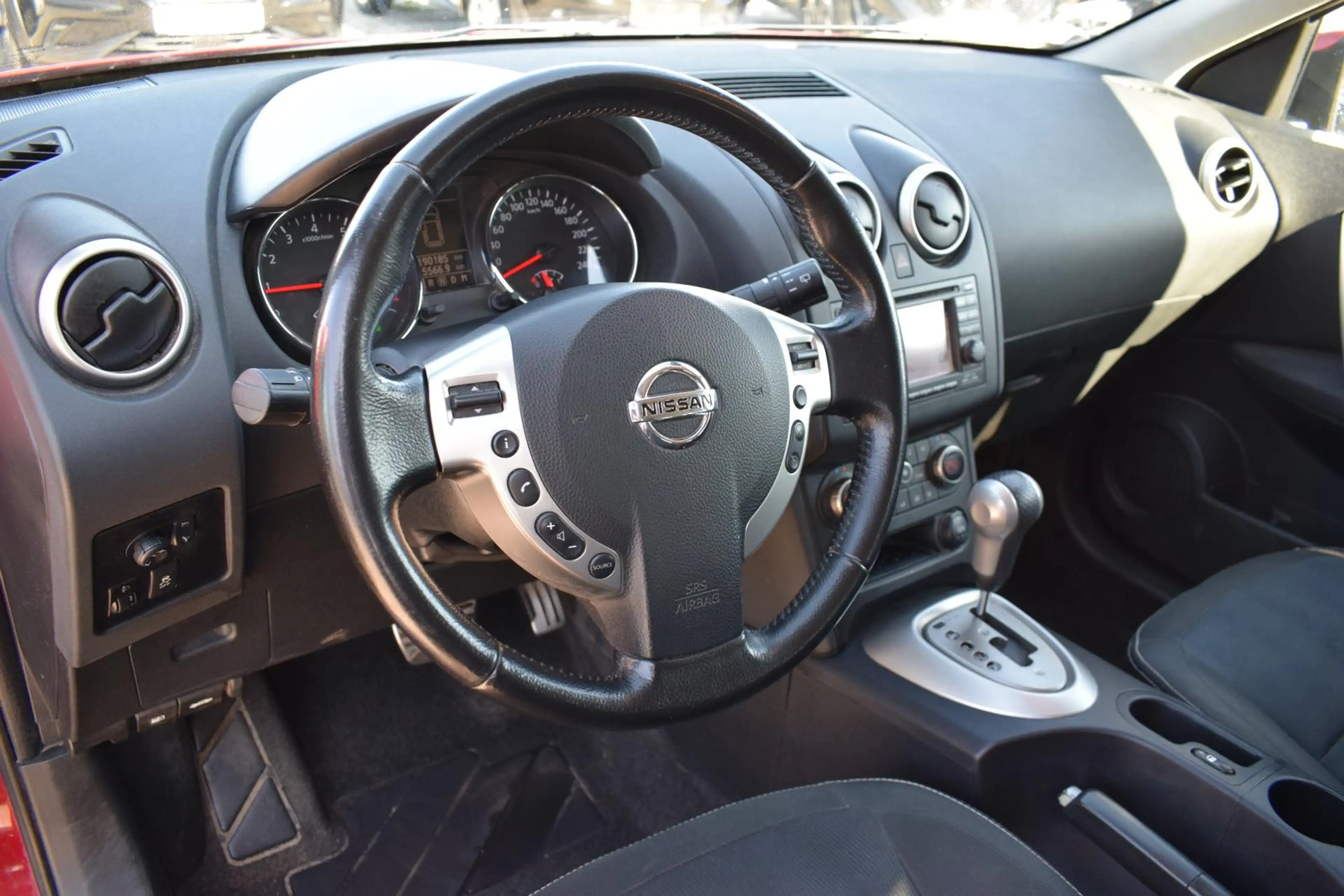 Nissan Qashqai 2.0 CVT iWay — photo 14