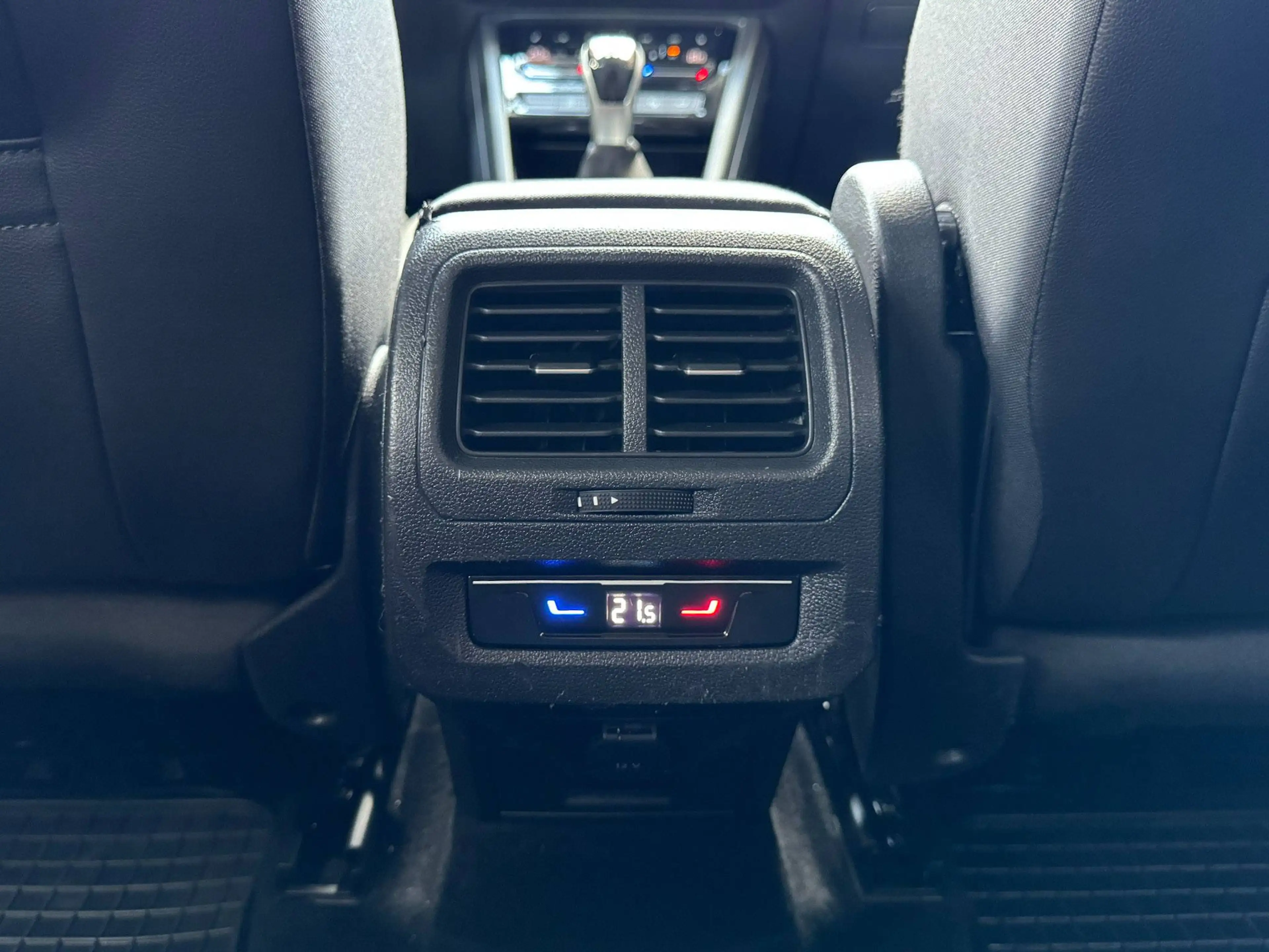 Volkswagen Touran Comfortline 2,0 TDI *LED*AHV*Alcantara* — photo 14