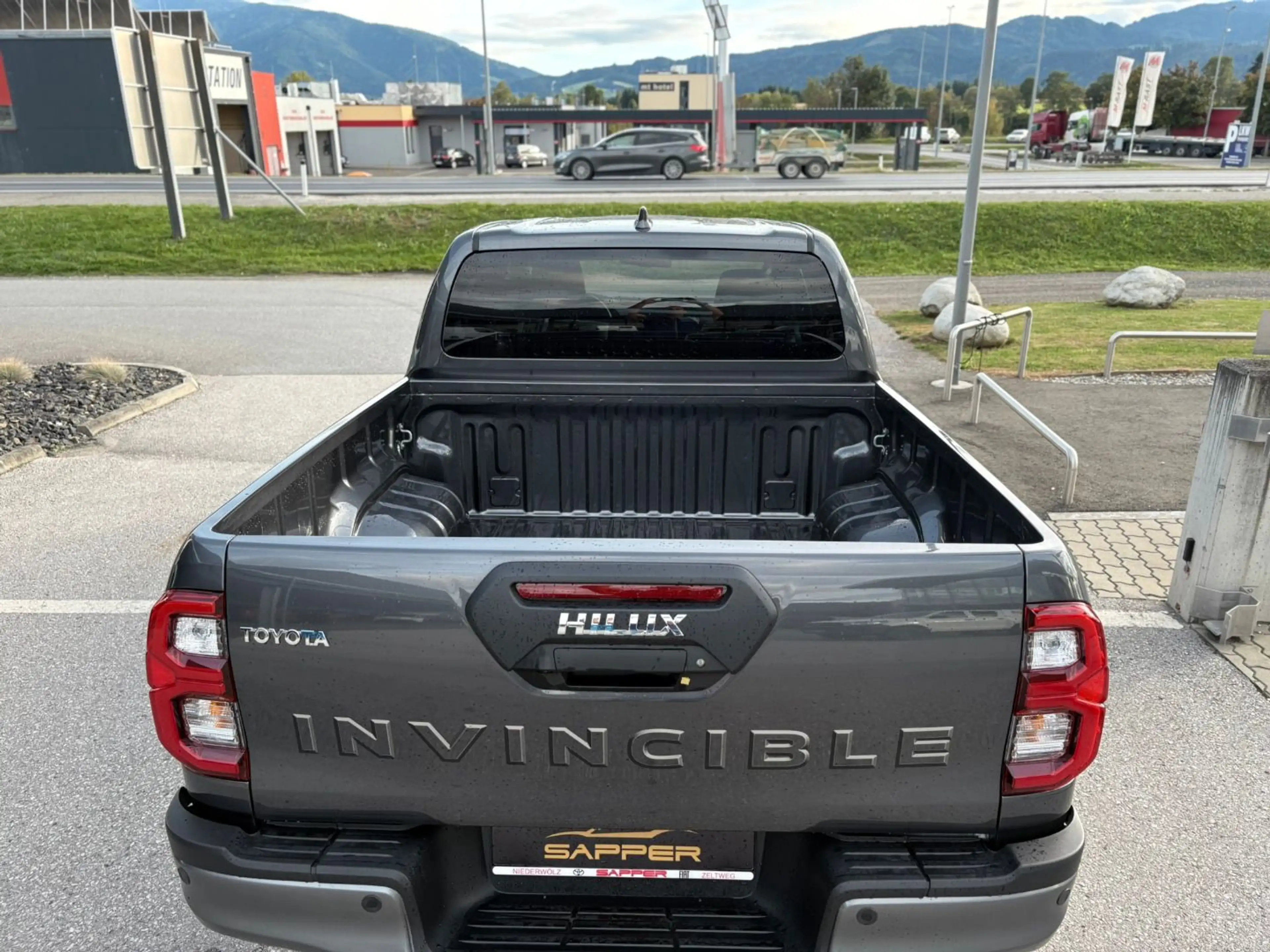 Toyota Hilux DK Invincible 4WD 2,8 D-4D MHEV Aut. — photo 6