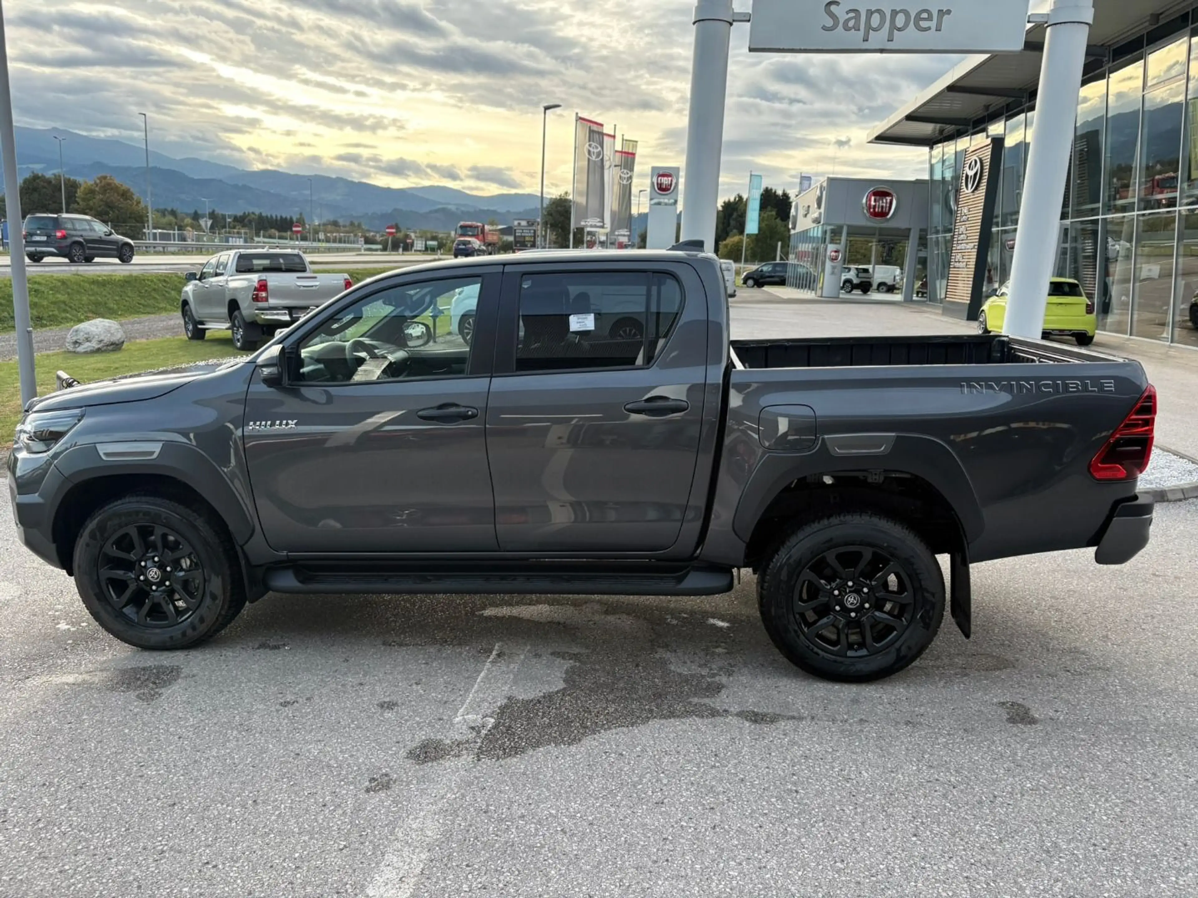 Toyota Hilux DK Invincible 4WD 2,8 D-4D MHEV Aut. — photo 8
