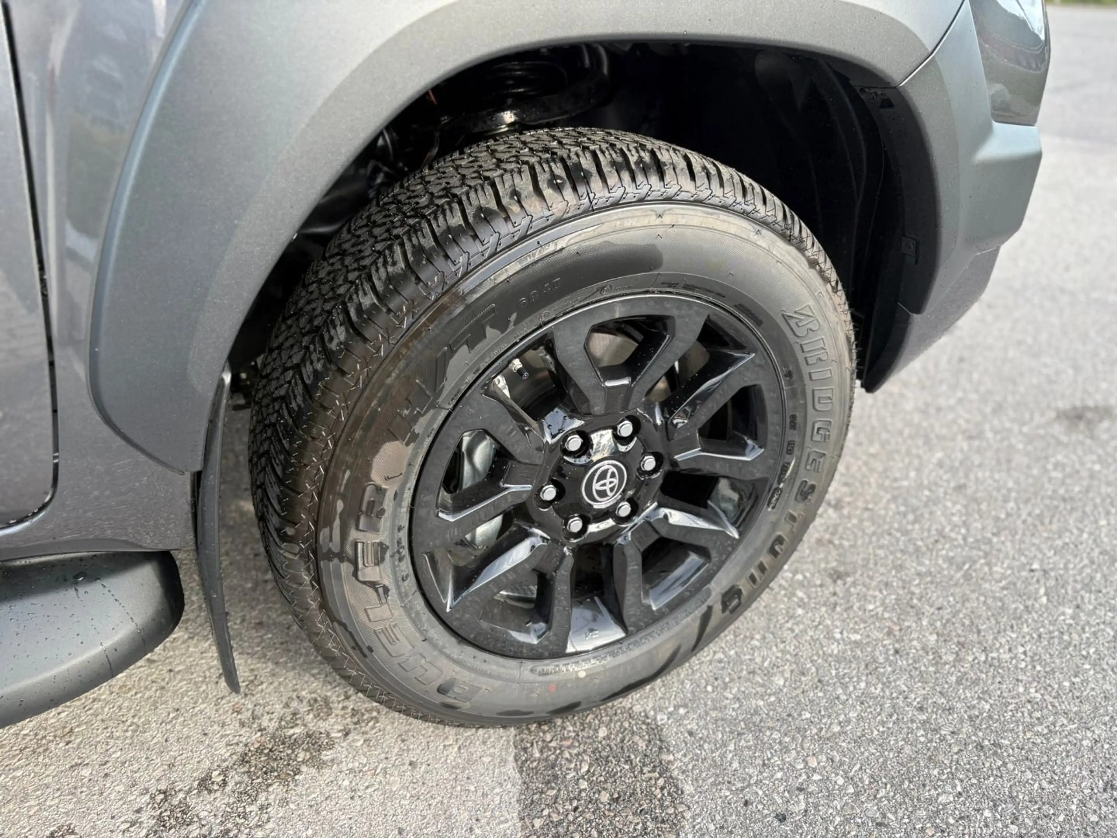 Toyota Hilux DK Invincible 4WD 2,8 D-4D MHEV Aut. — photo 4