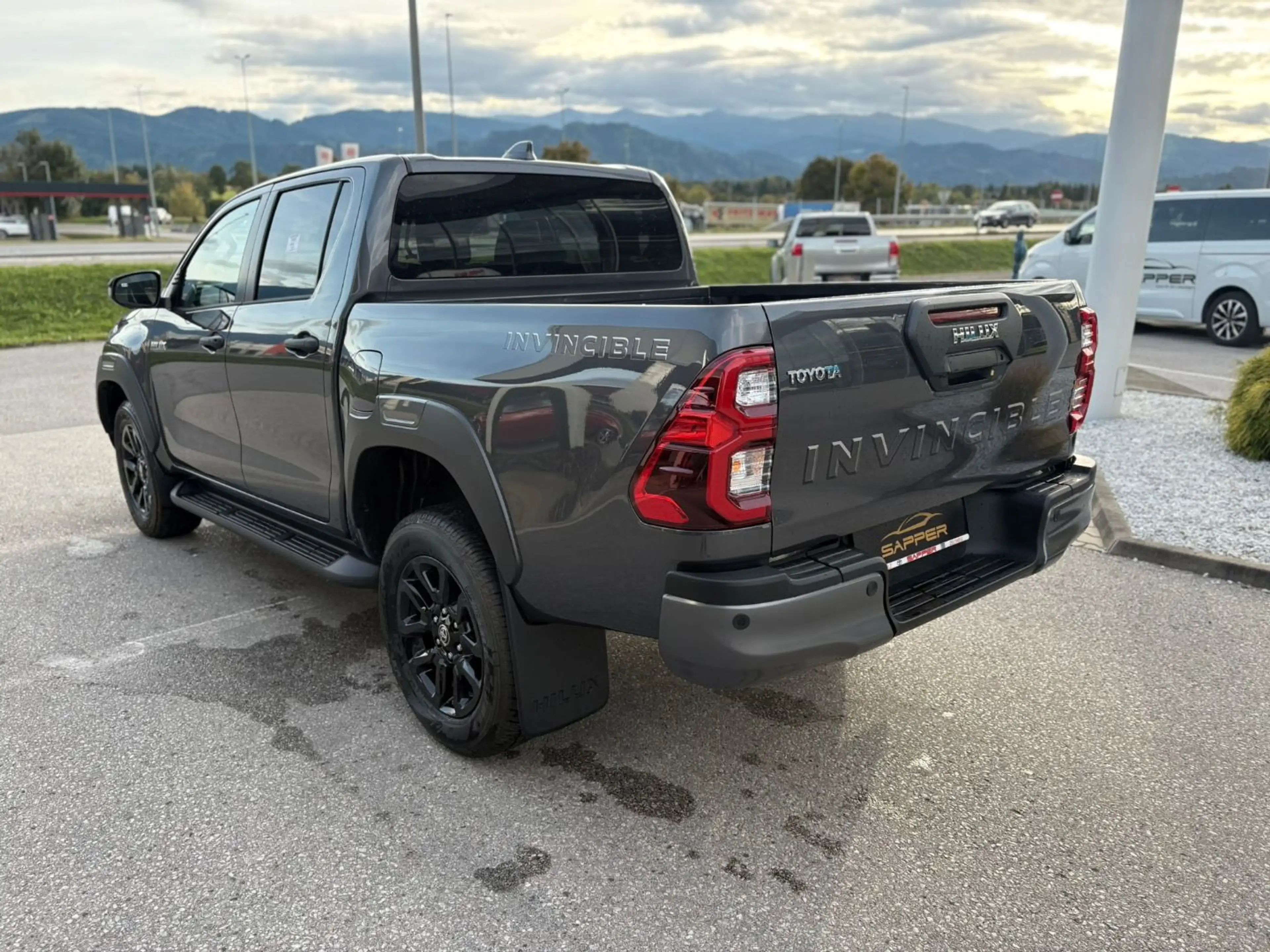 Toyota Hilux DK Invincible 4WD 2,8 D-4D MHEV Aut. — photo 7