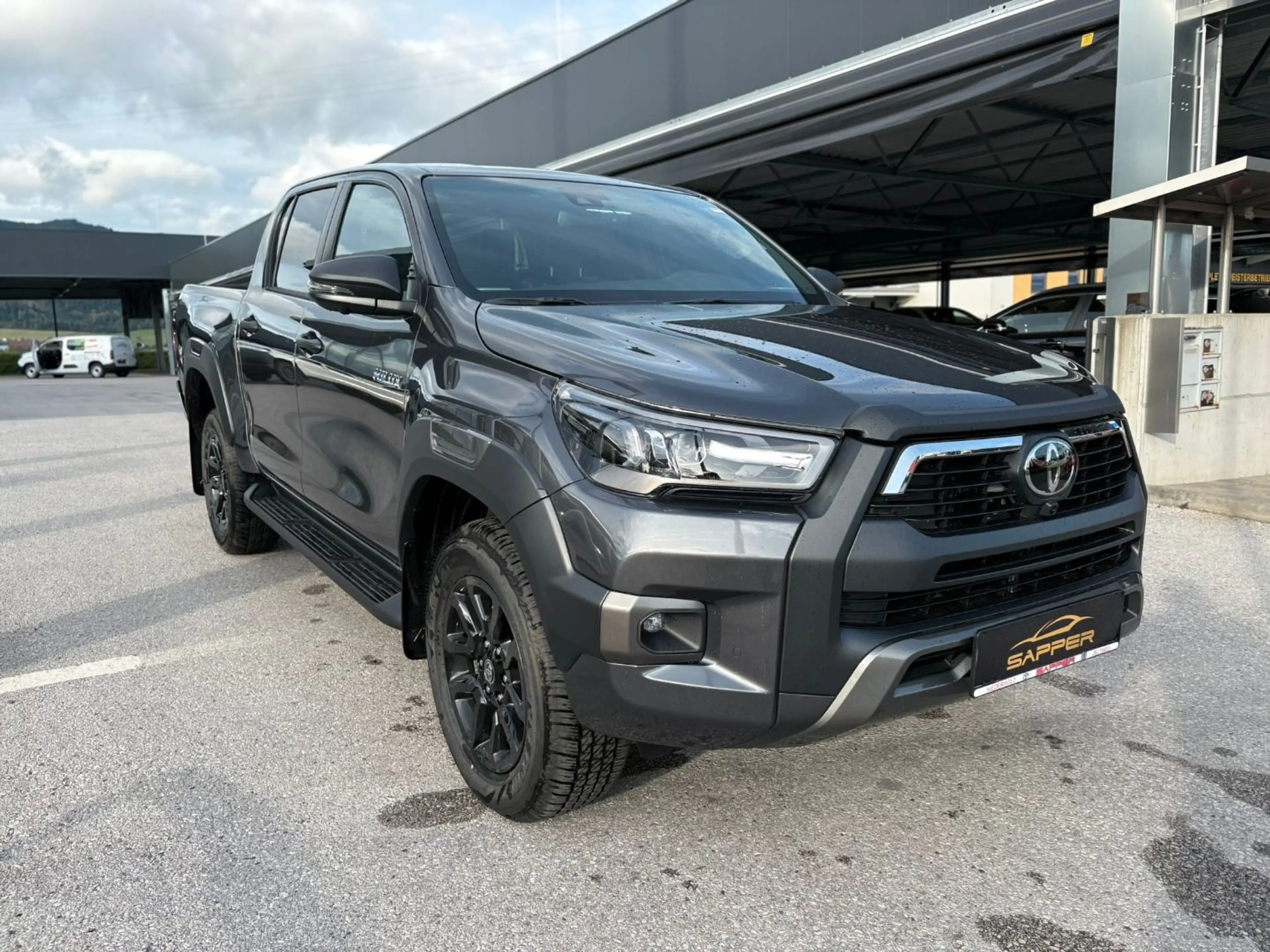 Toyota Hilux DK Invincible 4WD 2,8 D-4D MHEV Aut. — photo 3