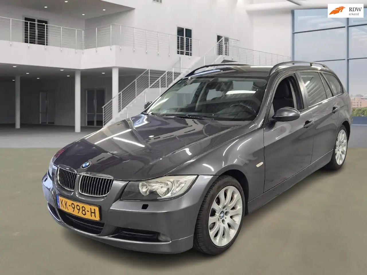 BMW 320