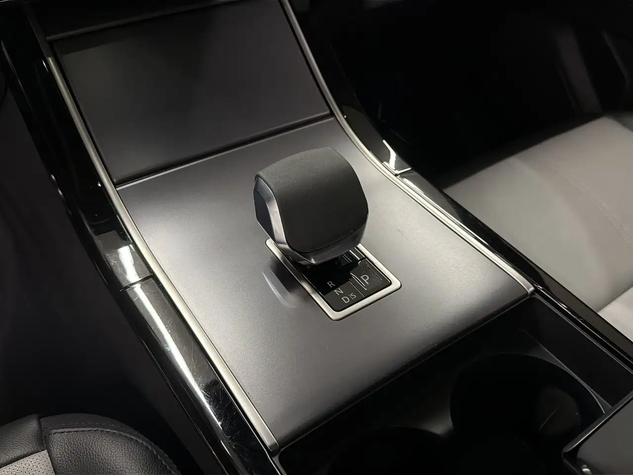 Land Rover Range Rover Velar снимка Land Rover Range Rover Velar