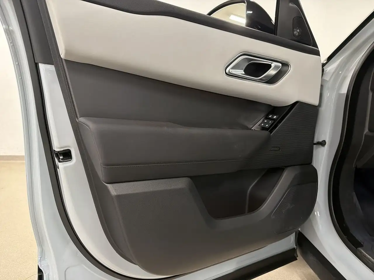 Land Rover Range Rover Velar снимка Land Rover Range Rover Velar