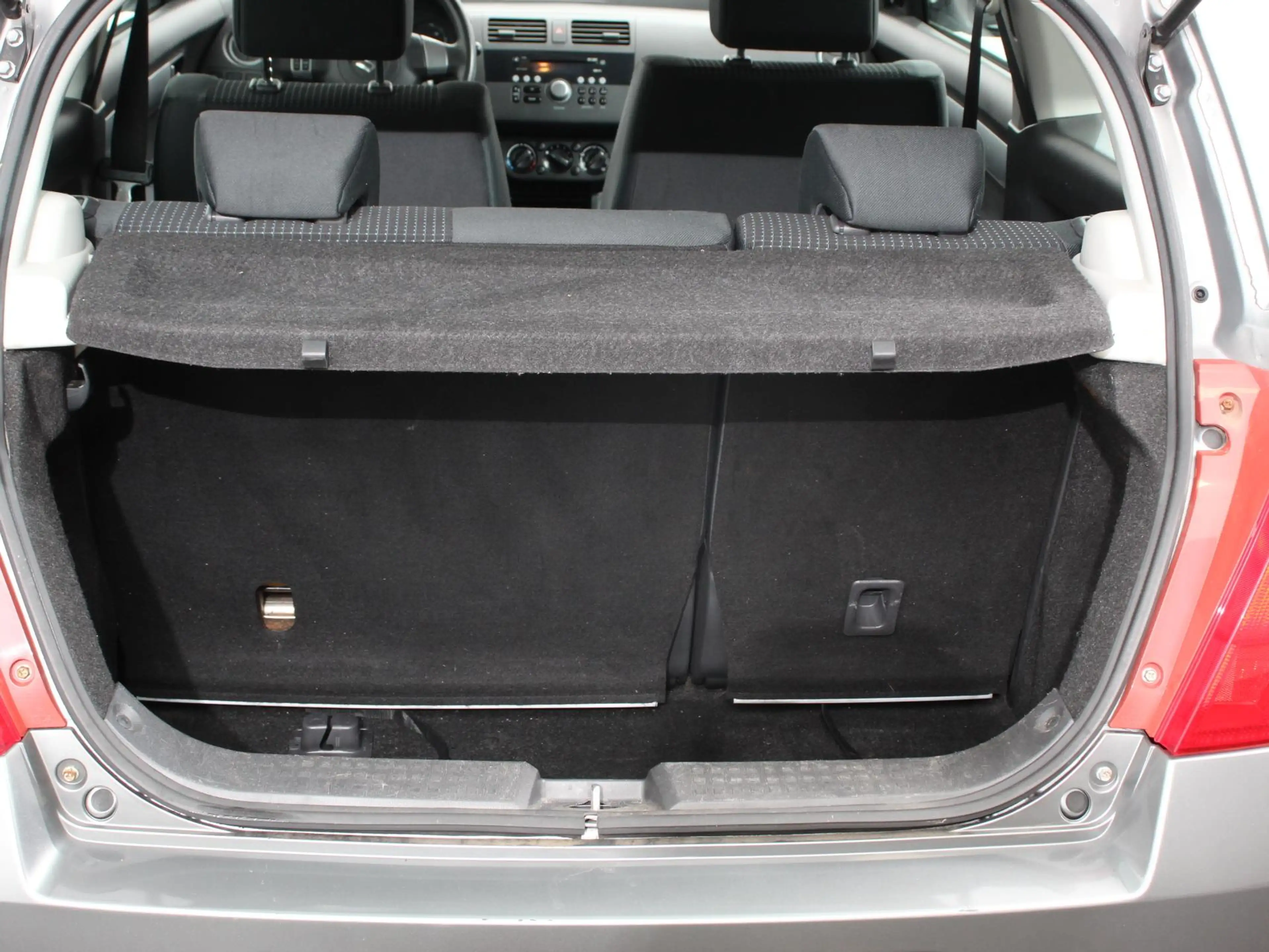 Suzuki Swift 1.3 Exclusive Automaat Airco Trekhaak LM velgen EE — photo 12