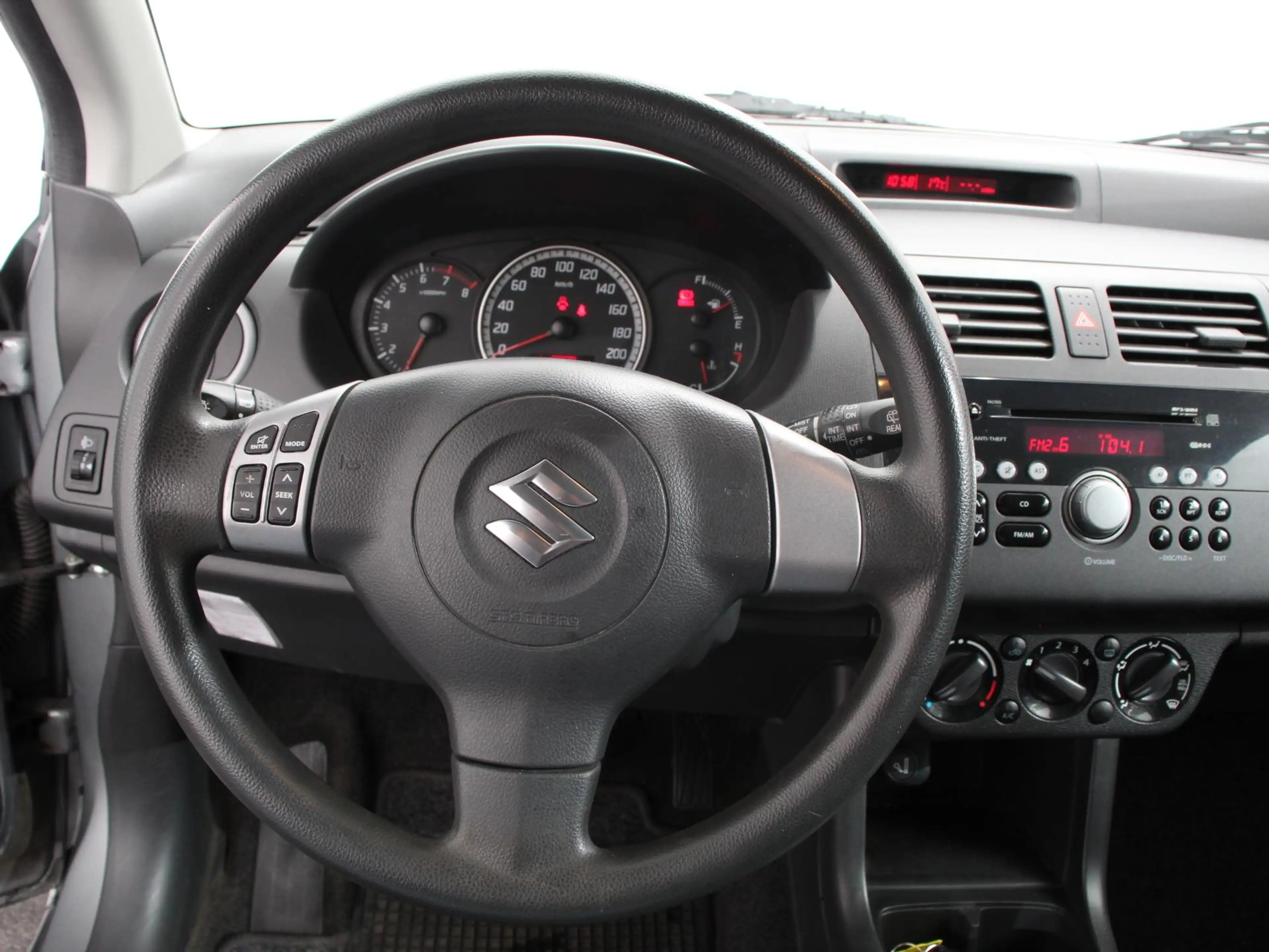 Suzuki Swift 1.3 Exclusive Automaat Airco Trekhaak LM velgen EE — photo 3
