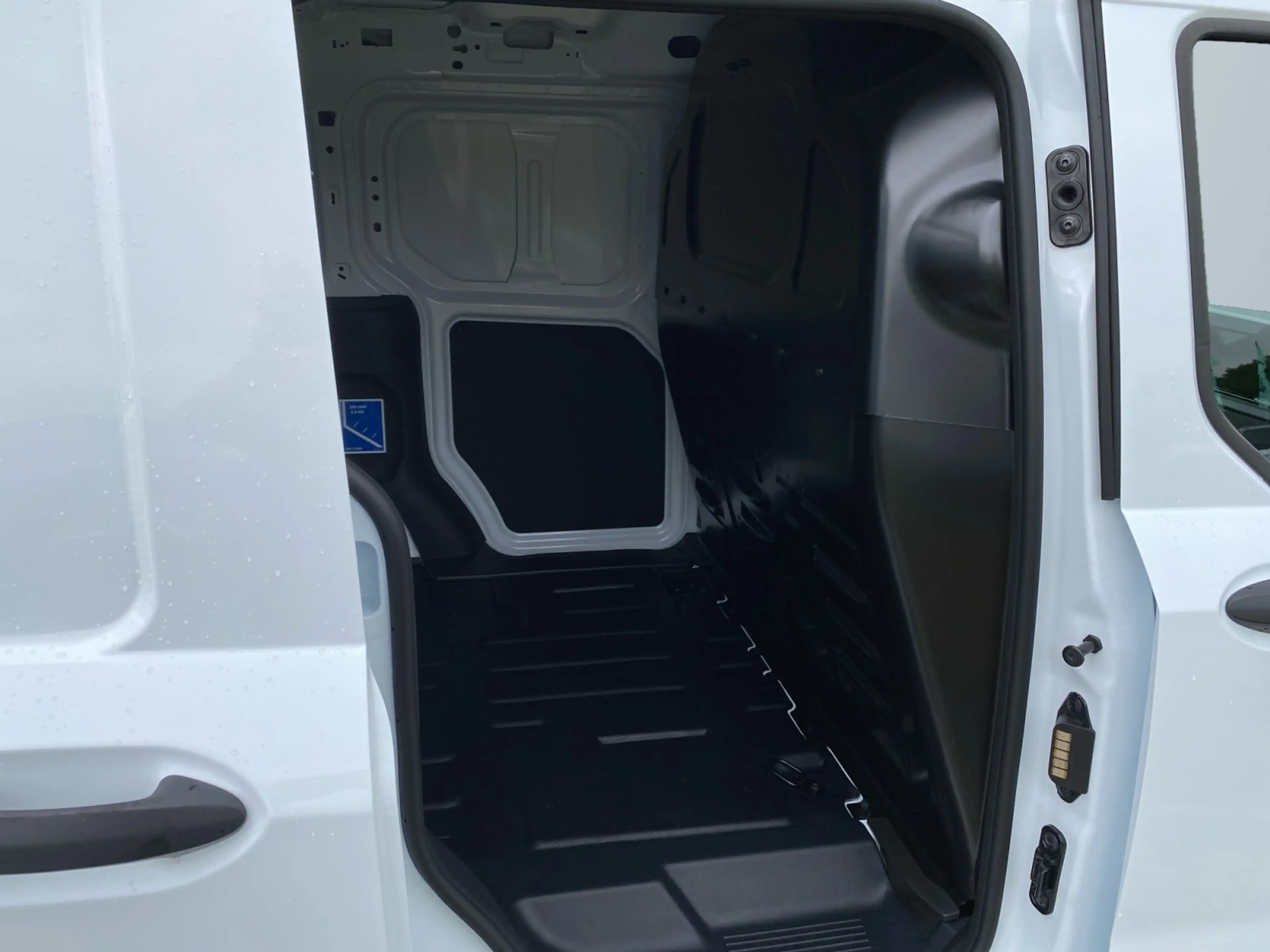 Ford Transit Courier Trend 1.0 EcoBoost TEMP+PDC+KAM — photo 11