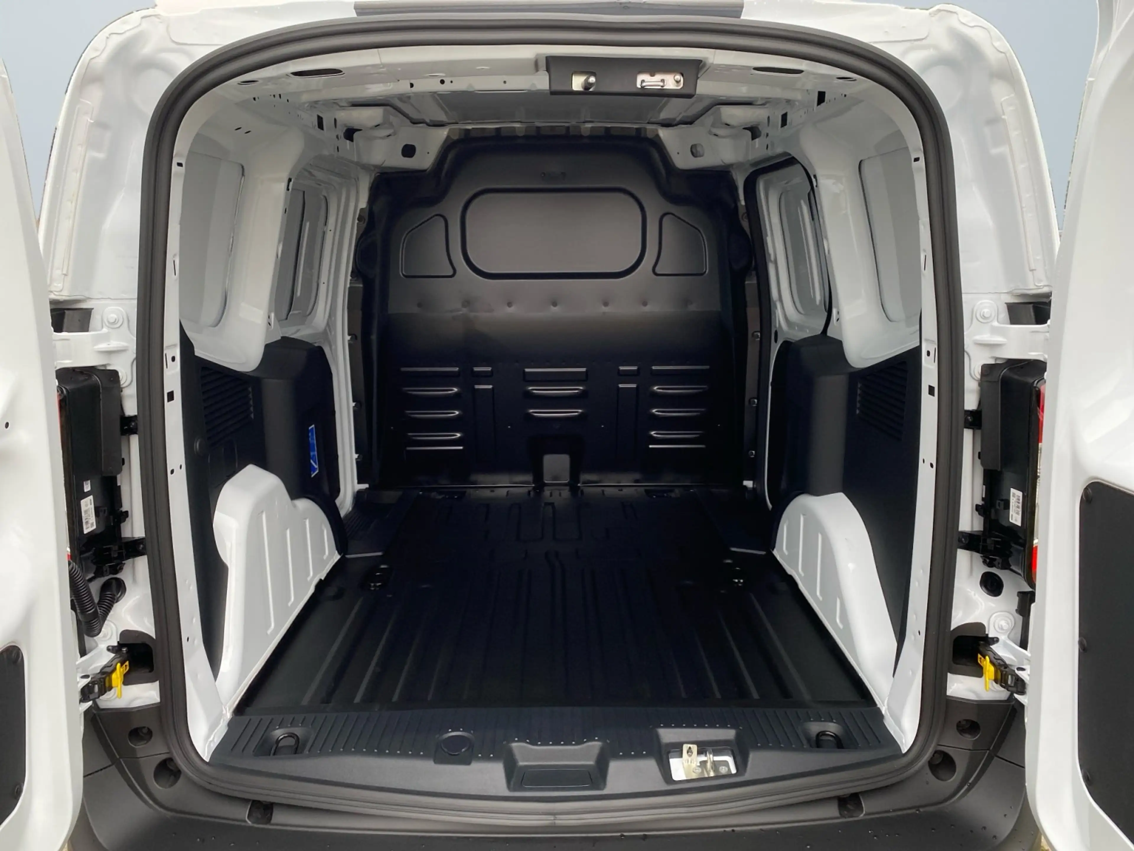 Ford Transit Courier Trend 1.0 EcoBoost TEMP+PDC+KAM — photo 14