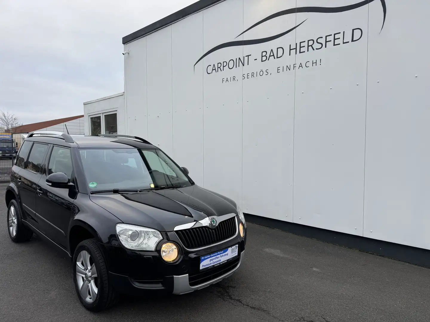 Skoda Yeti 2.0 TDI Family| 1.HAND| PDC| XENON| Schwarz - 1
