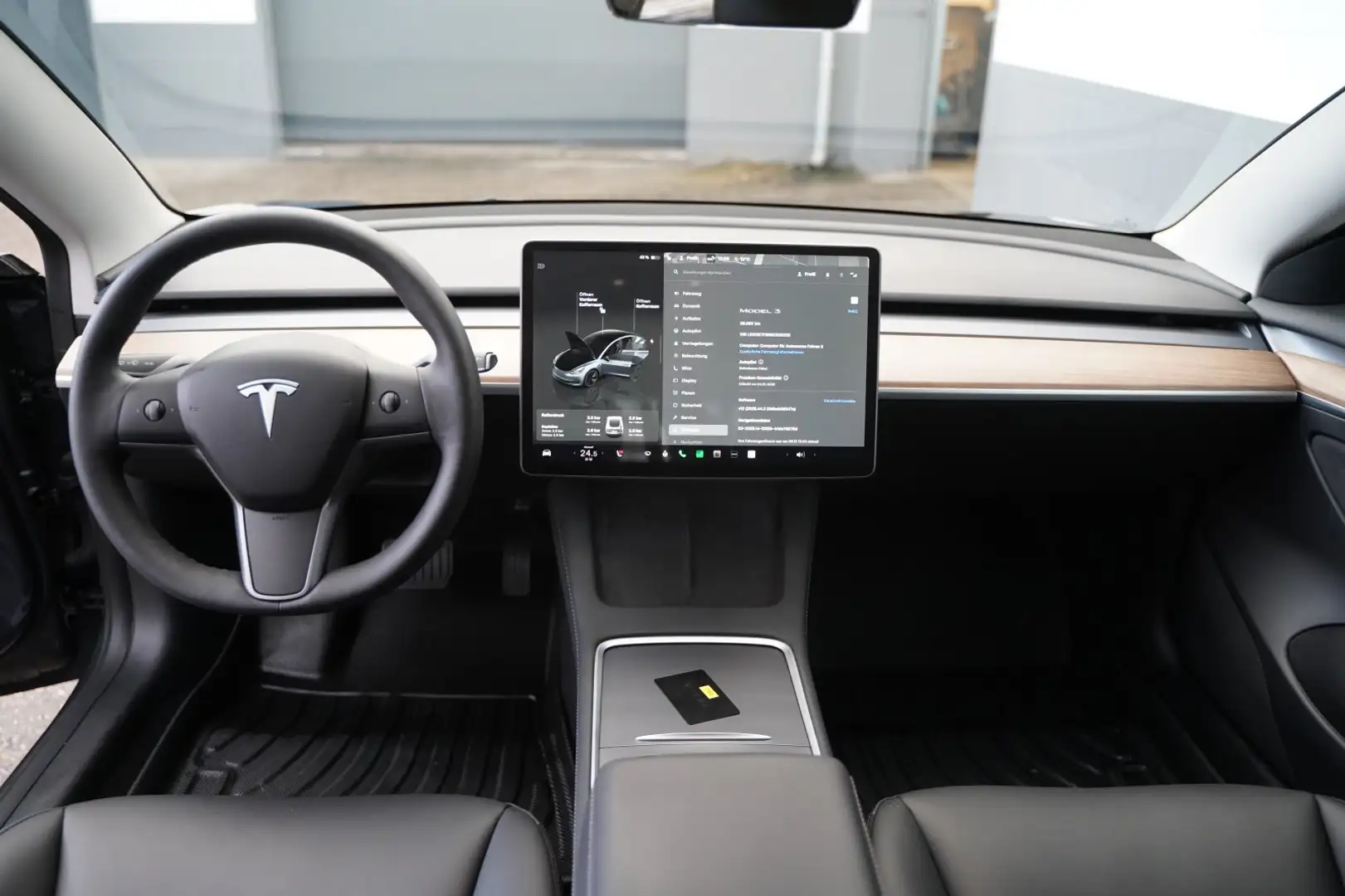 Tesla Model 3 Standard Range+ Grau - 2
