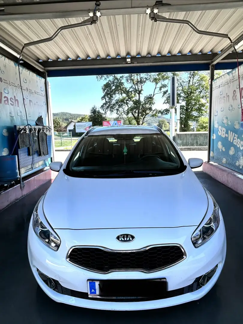 Kia Ceed / cee'd Kia Ceed Sportswagon 1.4 CRDI Cool Weiß - 2