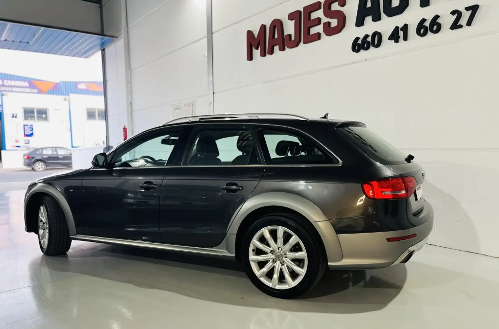 Audi A4 allroad 3.0TDI Schwarz - 2