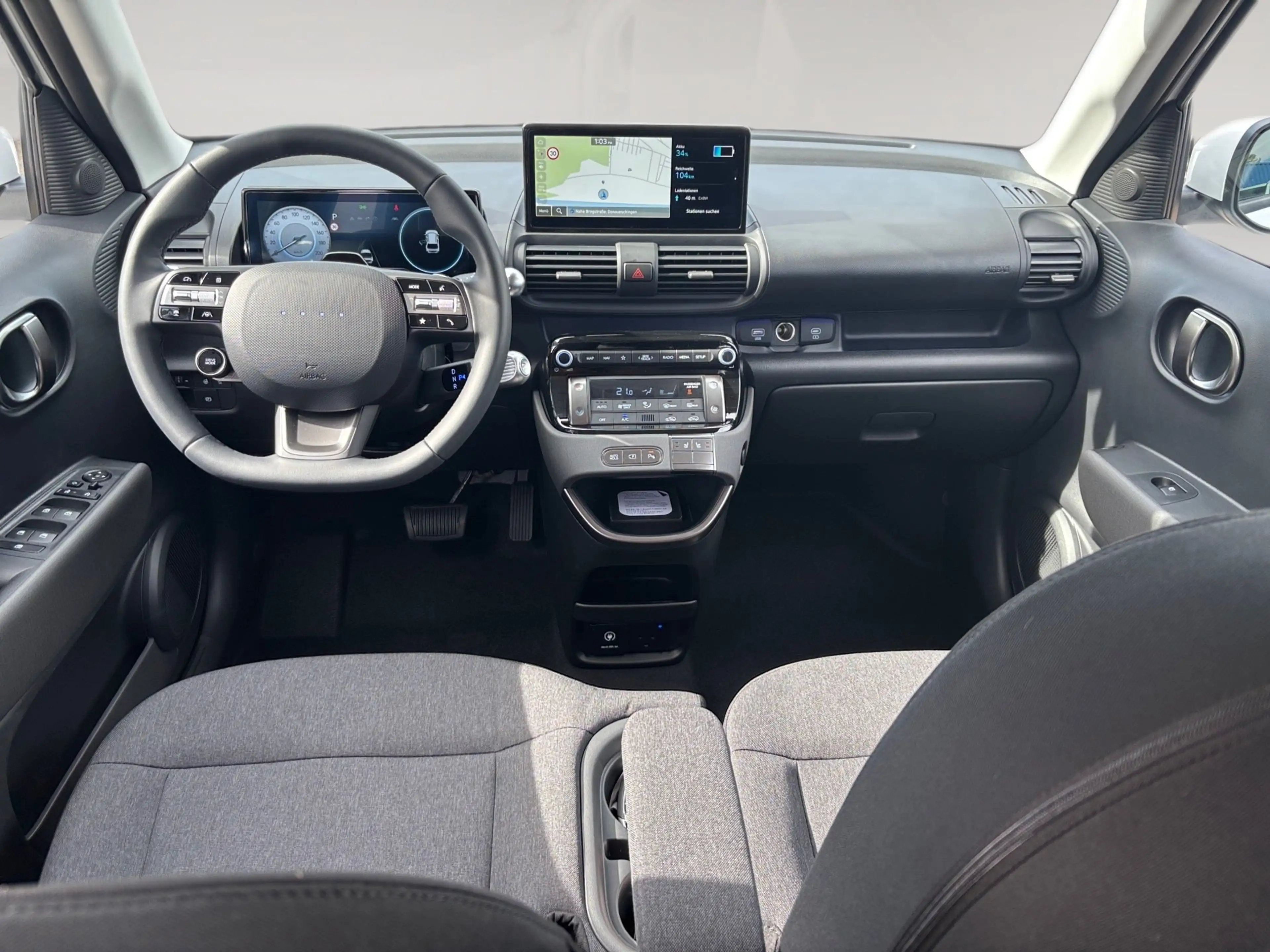 Hyundai Inster 49kWh Prime V2L-Paket & Glas-Schiebedach — photo 11