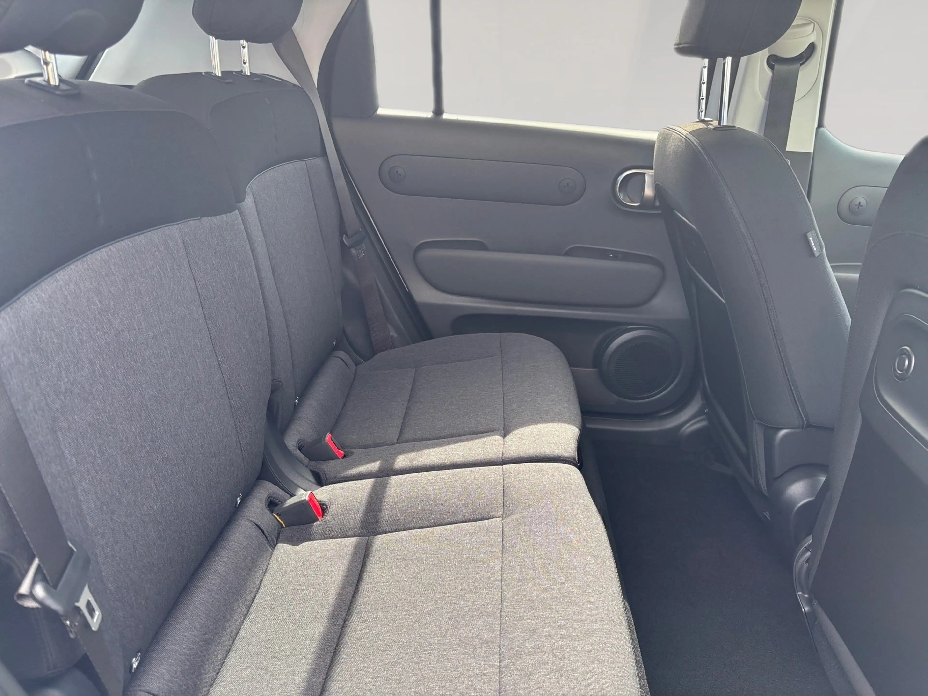 Hyundai Inster 49kWh Prime V2L-Paket & Glas-Schiebedach — photo 13