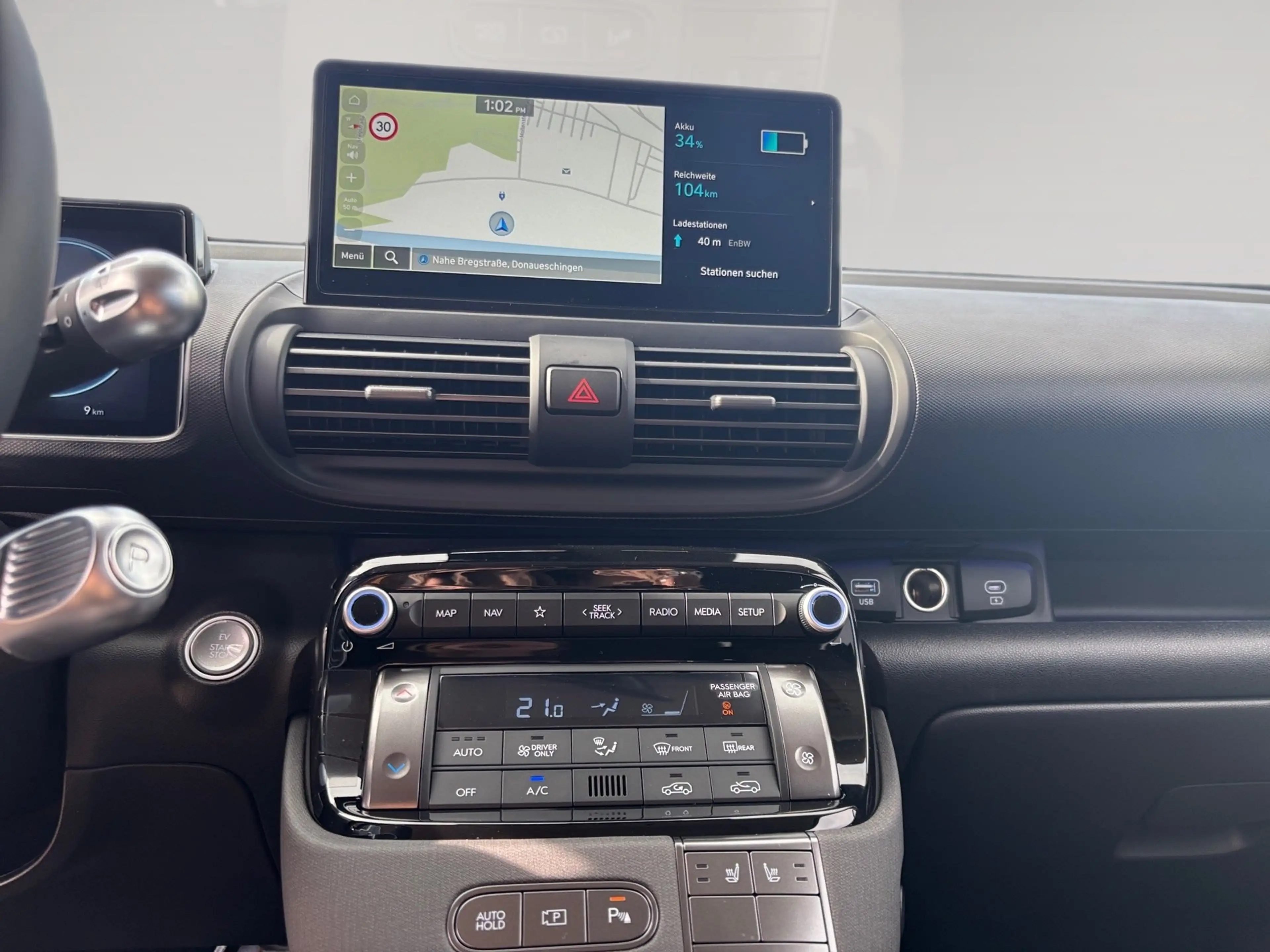 Hyundai Inster 49kWh Prime V2L-Paket & Glas-Schiebedach — photo 9