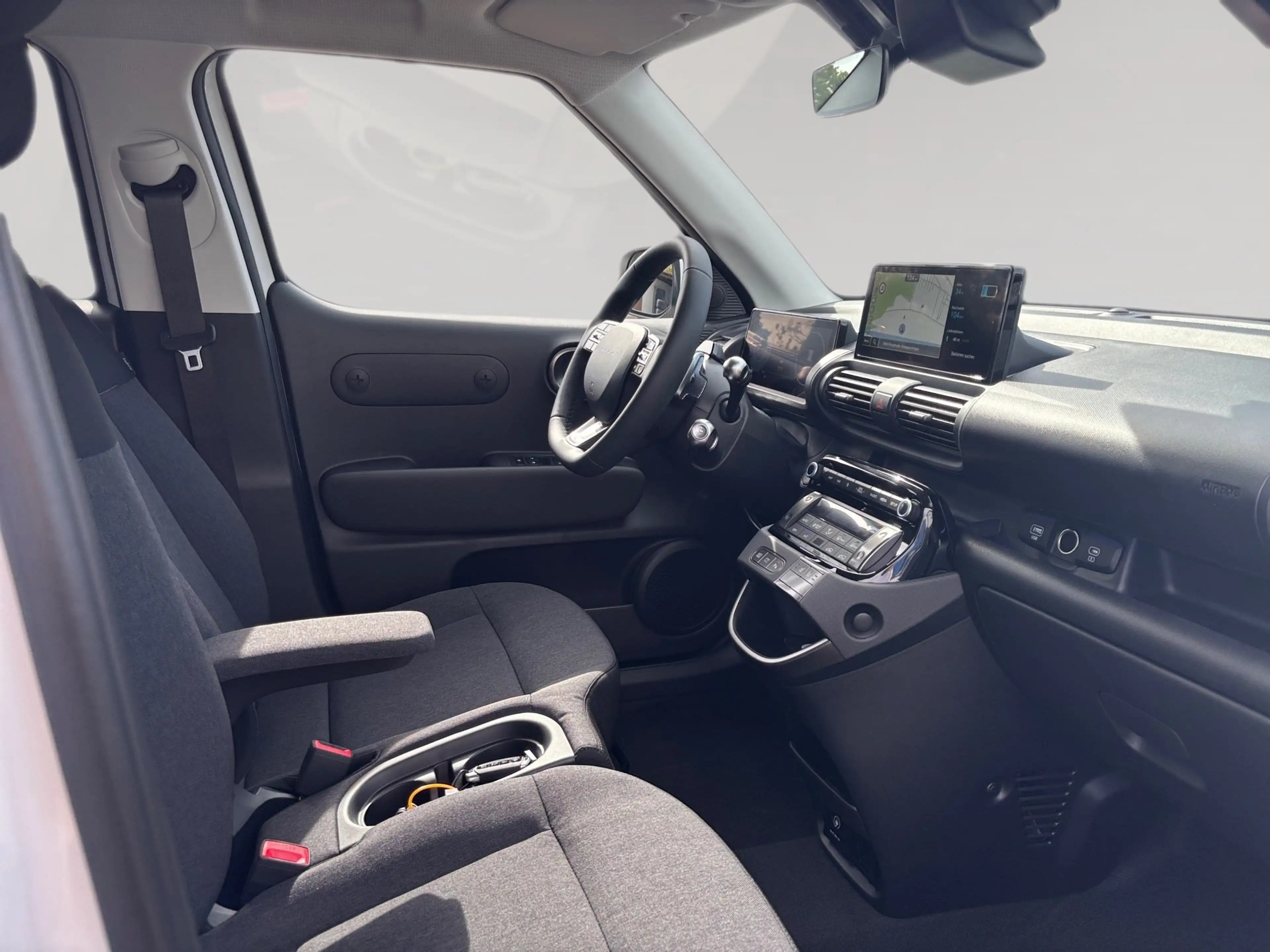 Hyundai Inster 49kWh Prime V2L-Paket & Glas-Schiebedach — photo 14