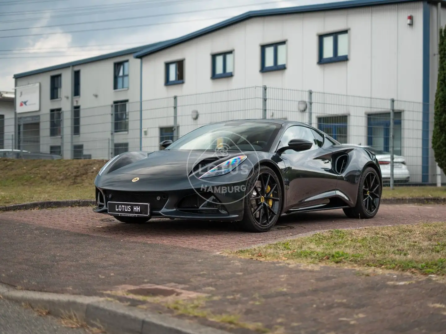 Lotus Emira V6 First Edition in Shadow Grey *Automatik Grau - 1