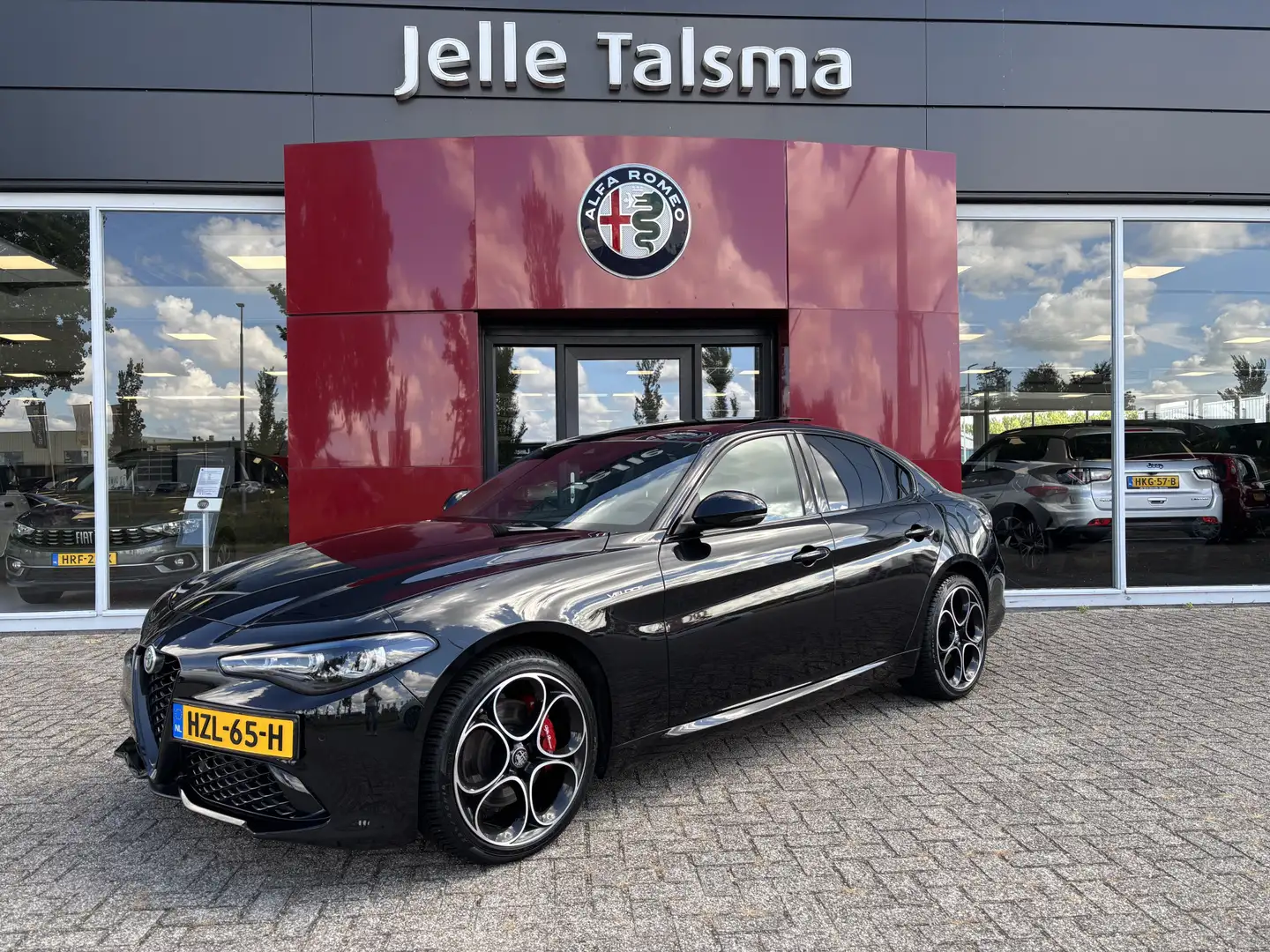 Alfa Romeo Giulia 2.0T 280 AWD Veloce | 19" Velgen | Panoramadak | A Schwarz - 1