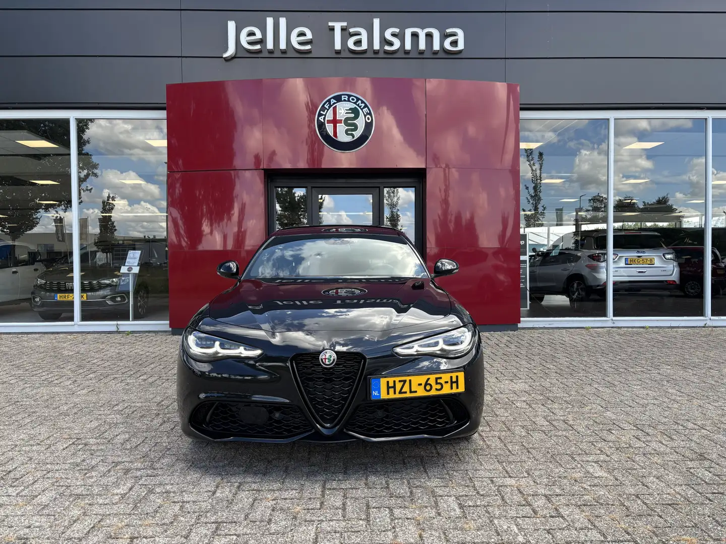 Alfa Romeo Giulia 2.0T 280 AWD Veloce | 19" Velgen | Panoramadak | A Schwarz - 2