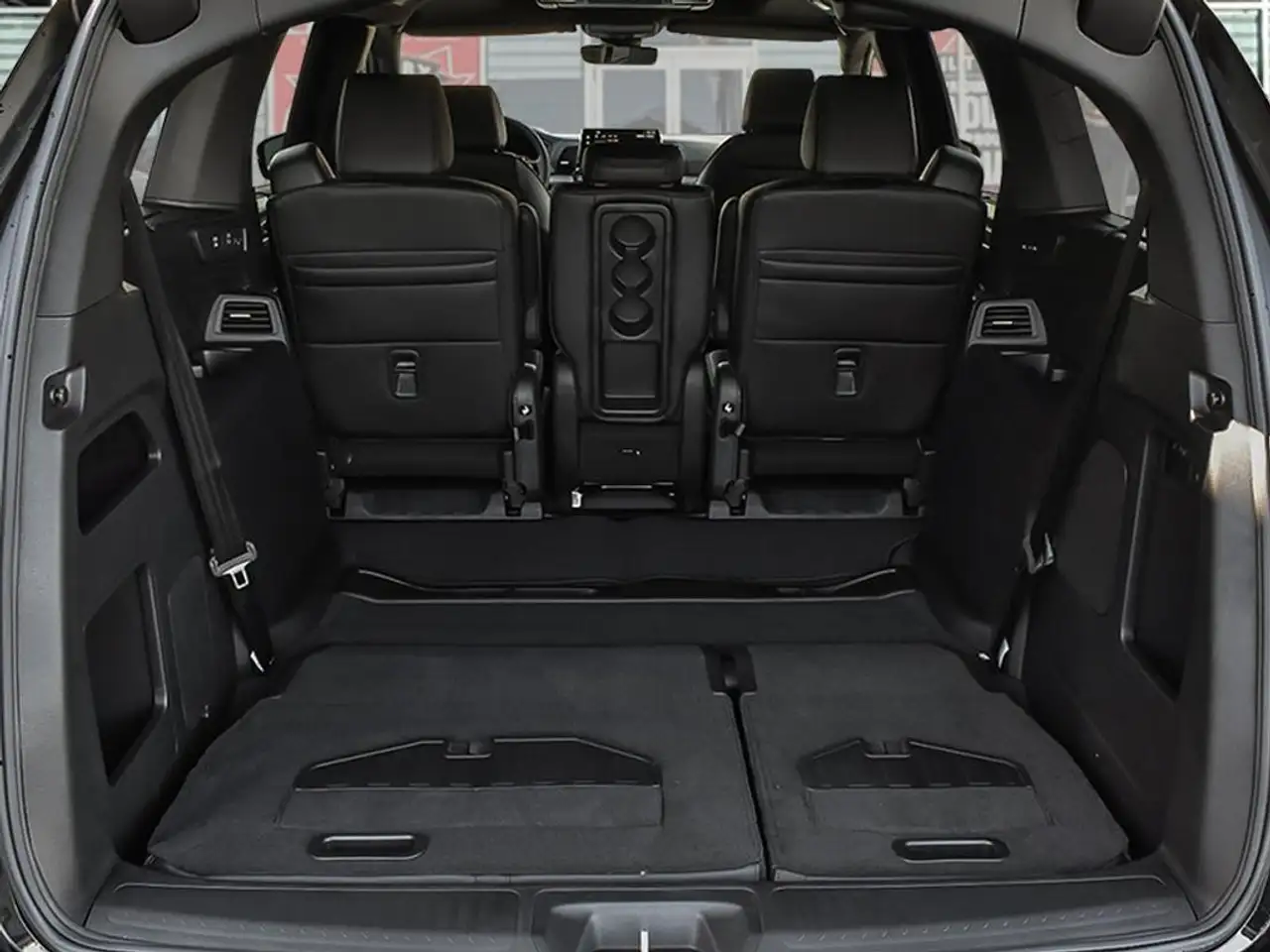 Honda Odyssey снимка Honda Odyssey