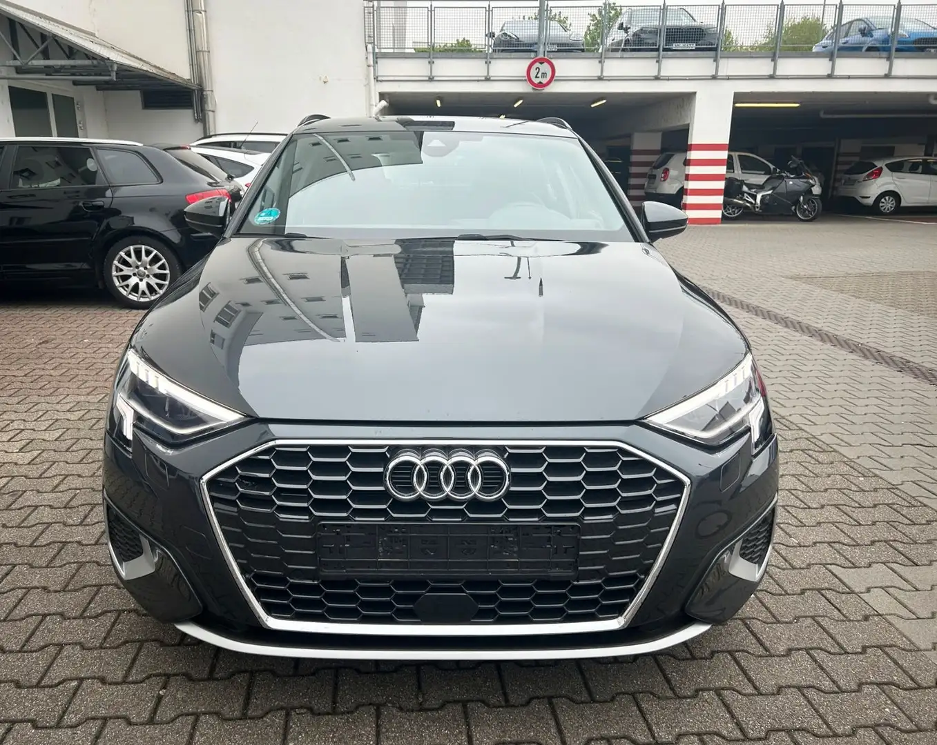 Audi A3 Sportback 35 TFSI advanced LED/ACC/WERKSWAGEN Gris - 2