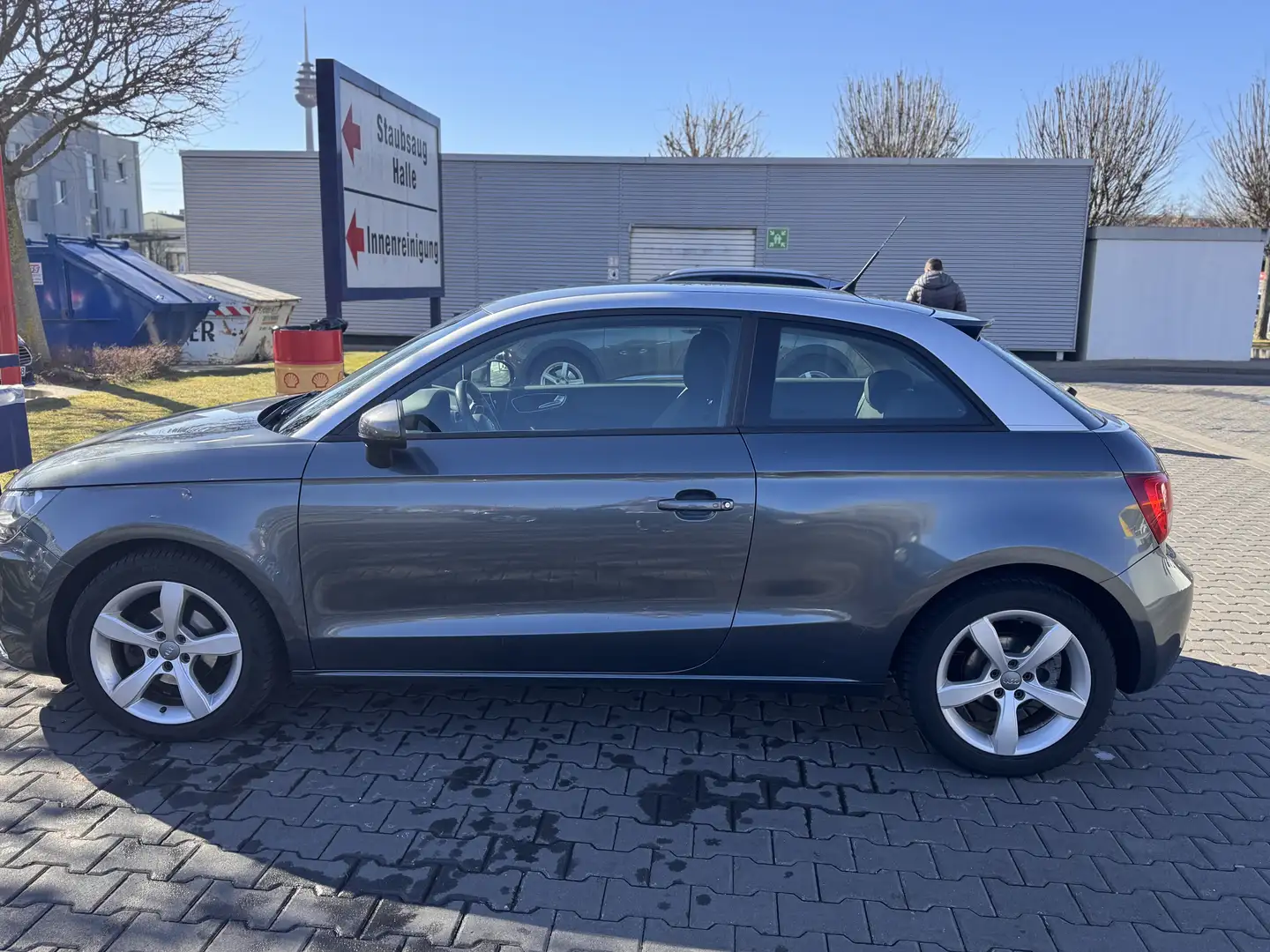 Audi A1 1.6 TDI Ambition Grau - 2