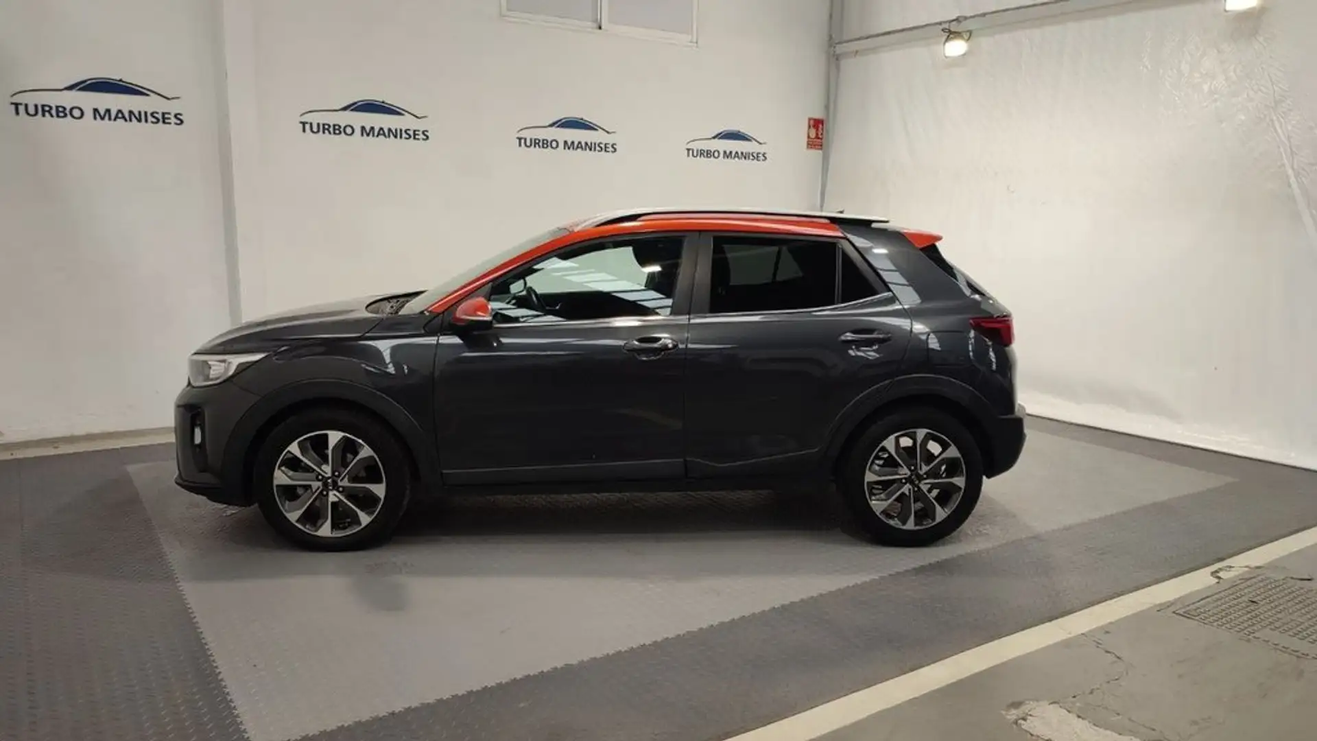 Kia Stonic 1.6 CRDi VGT 81kW (110CV) Drive Eco-Dyn Gris - 2