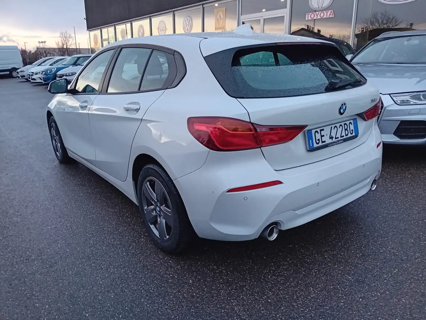 BMW 118 d Business automatica ottime condizioni Bianco - 2