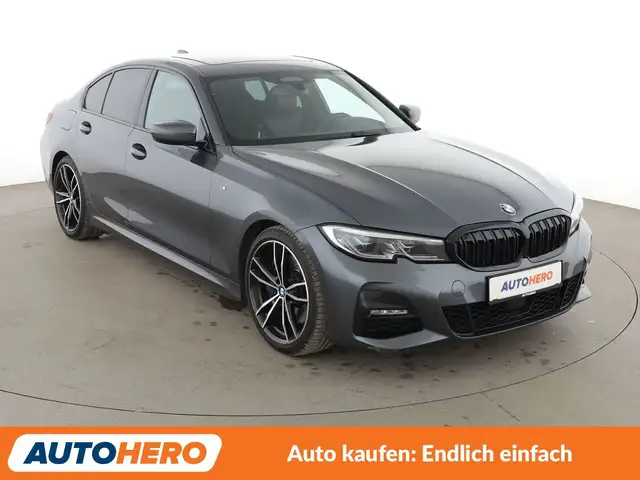 BMW 3 Series view 8