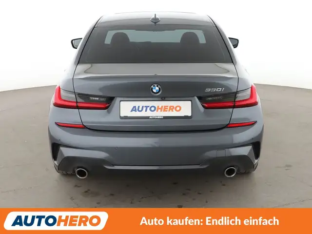 BMW 3 Series view 5