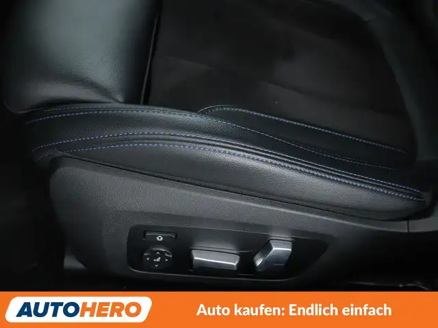 BMW 3 Series view 25