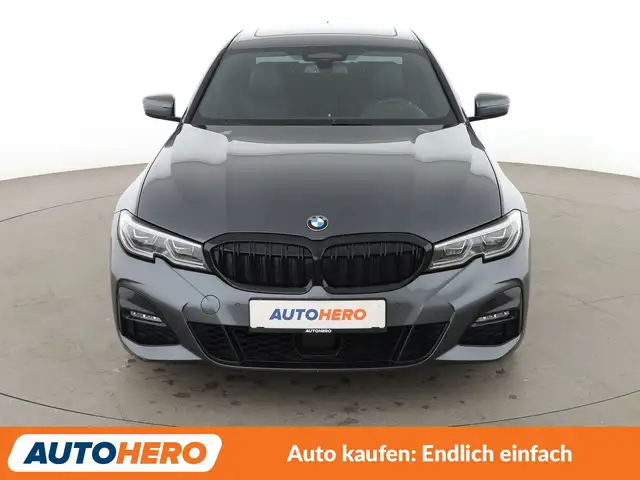 BMW 3 Series view 9