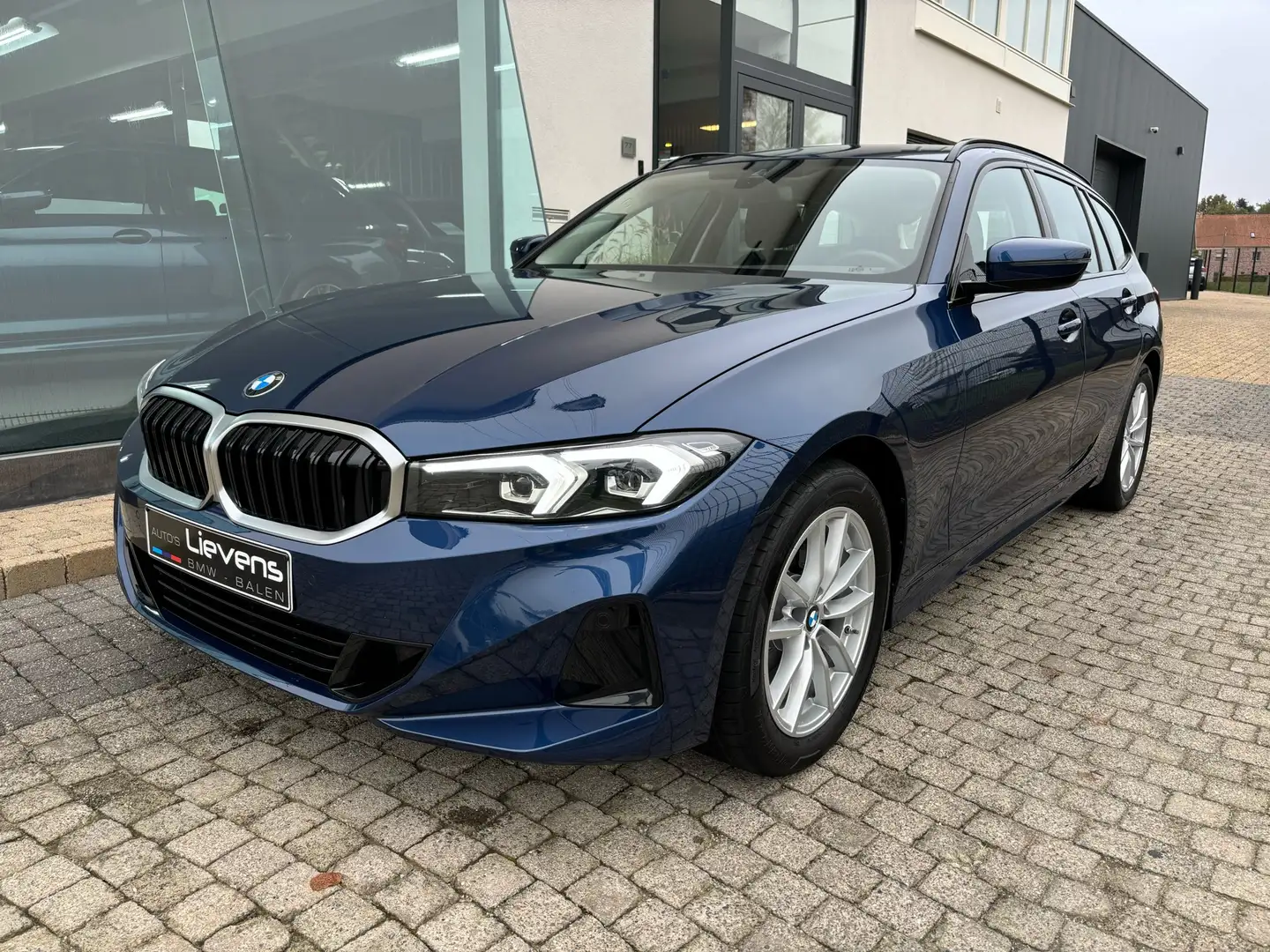 BMW 318 dA Touring Widescreen DrivingAssist Bleu - 1