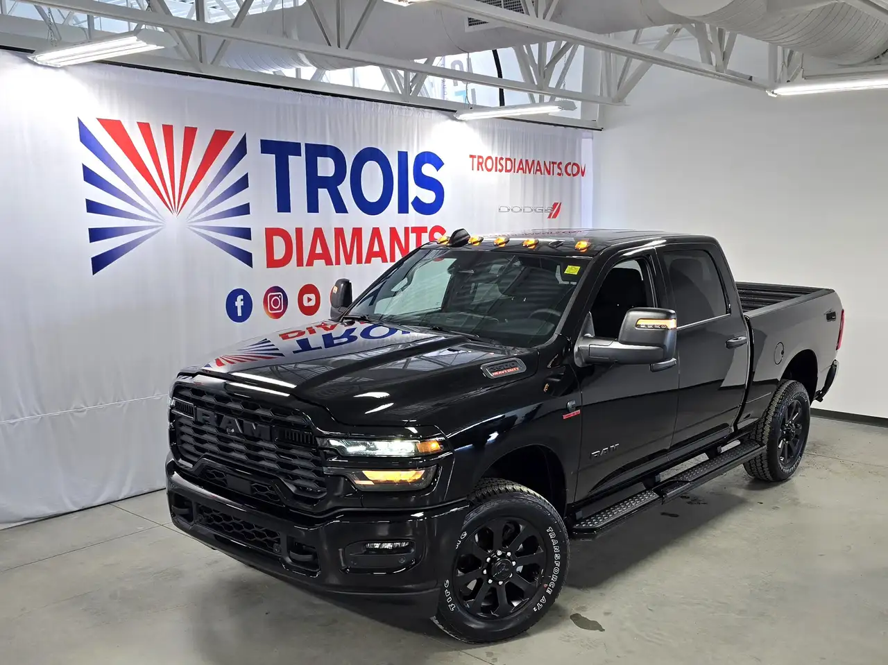 RAM 2500 снимка RAM 2500